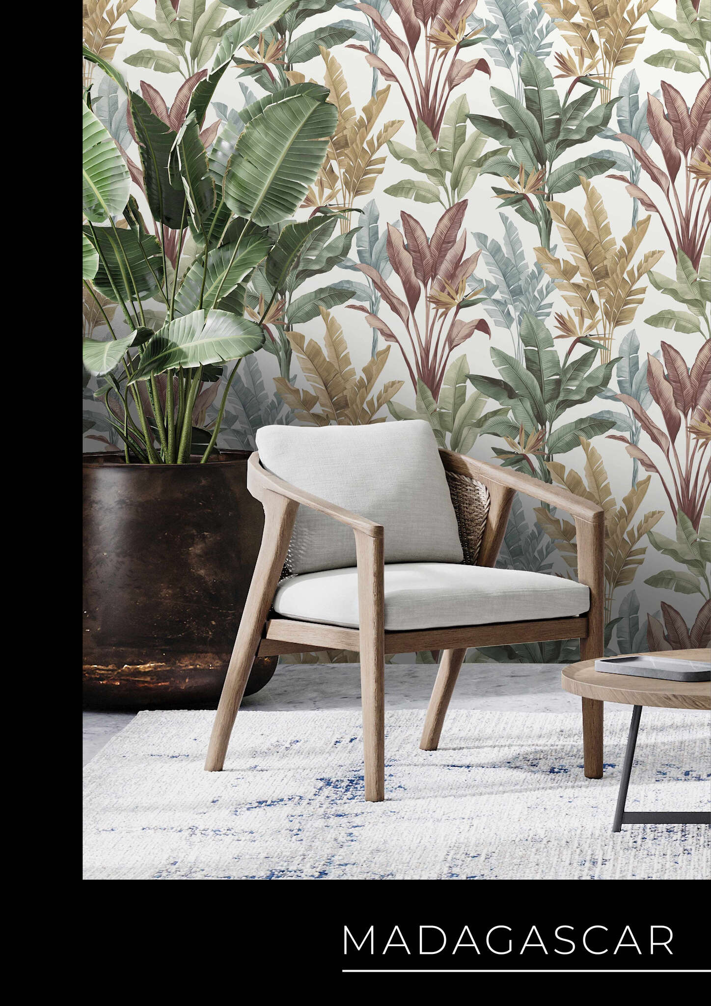 10-793512 Raumsituationen 3 Room with Tropical wallpaper with sketched plants and palm trees in a watercolour look