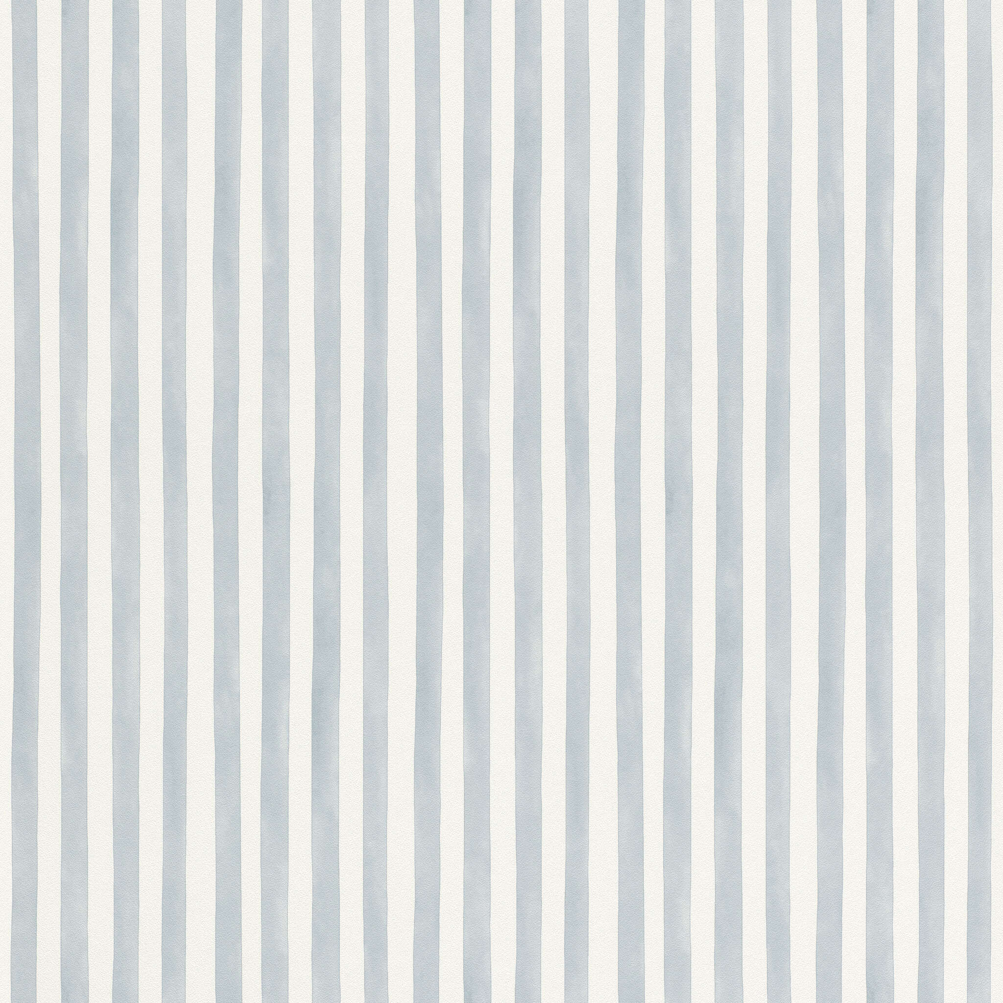 10-252743 Artikelscan 1 Classic striped wallpaper in soft blue and white, ideal for children's rooms or maritime themes