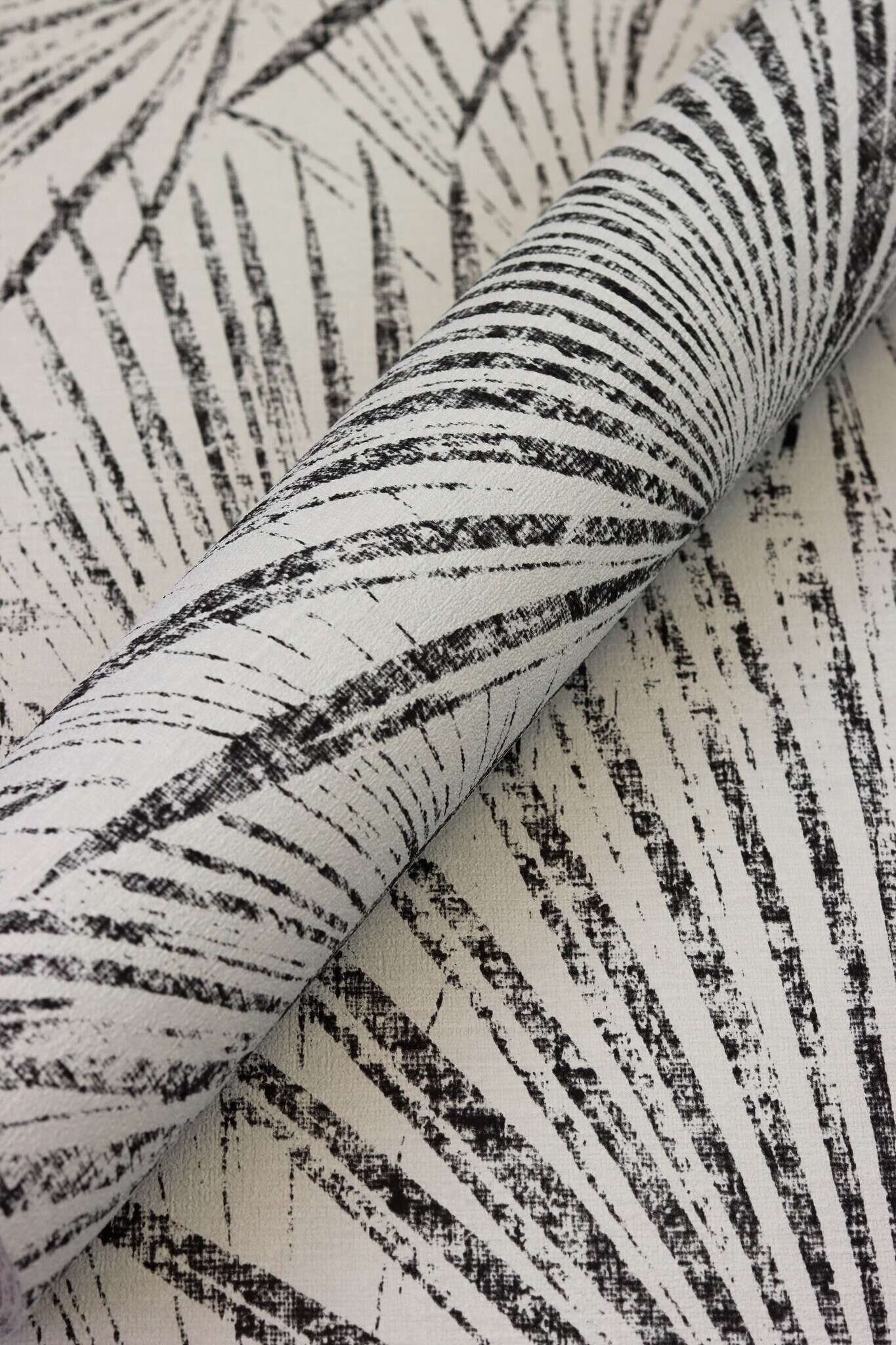 10-555738 Detailaufnahmen 14 Detailbild von Tapete mit gezeichneten Palmwedeln im Shabby Chic