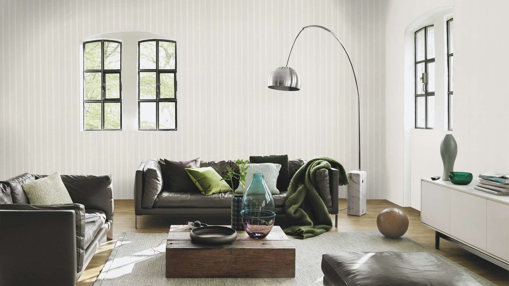 10-479324 Raumsituationen 4 White non-woven wallpaper with texture 479324
