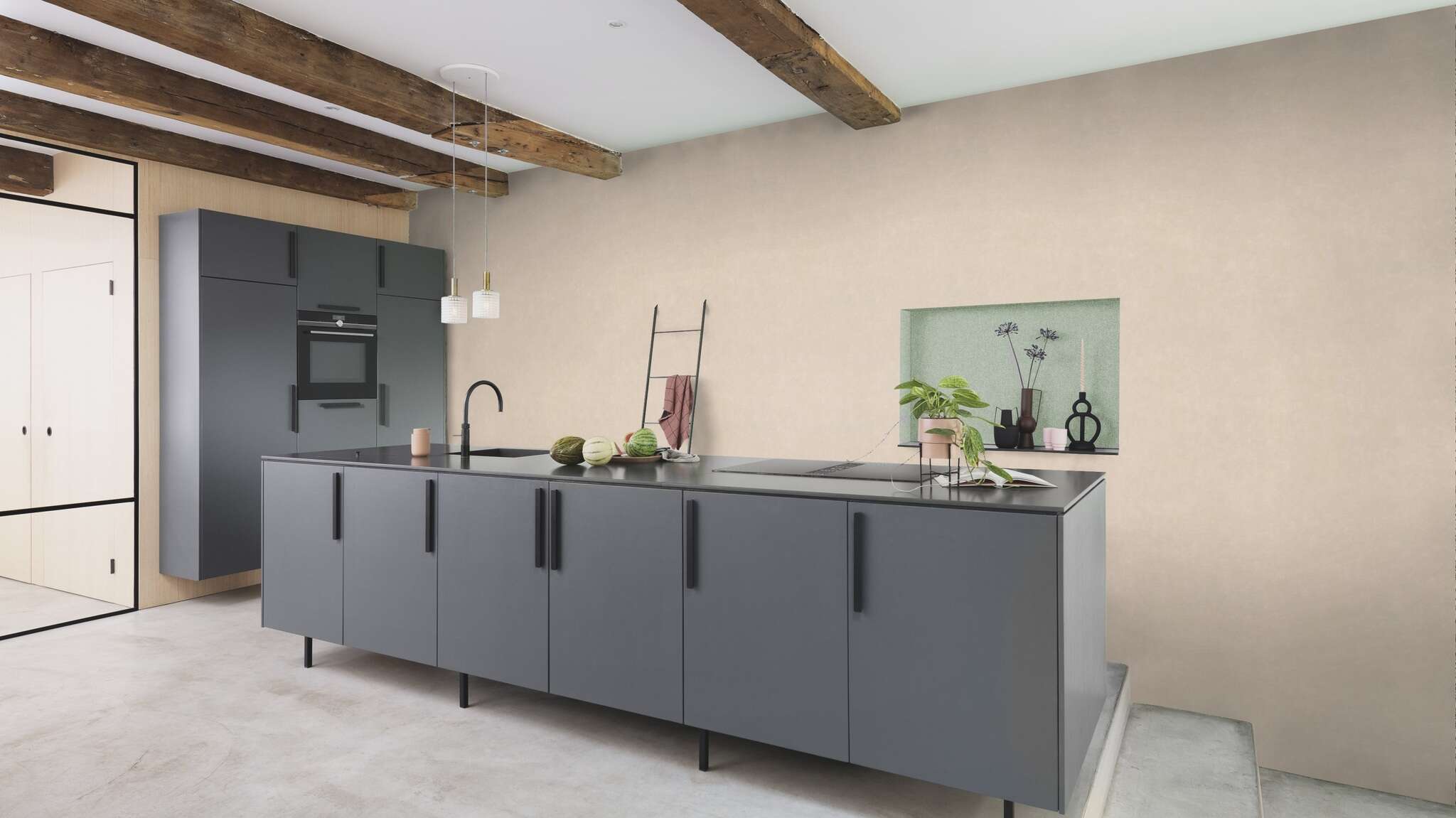10-330021 Raumsituationen 1 Room with Beige plain wallpaper with a subtle textile surface – calm, natural and cosy.