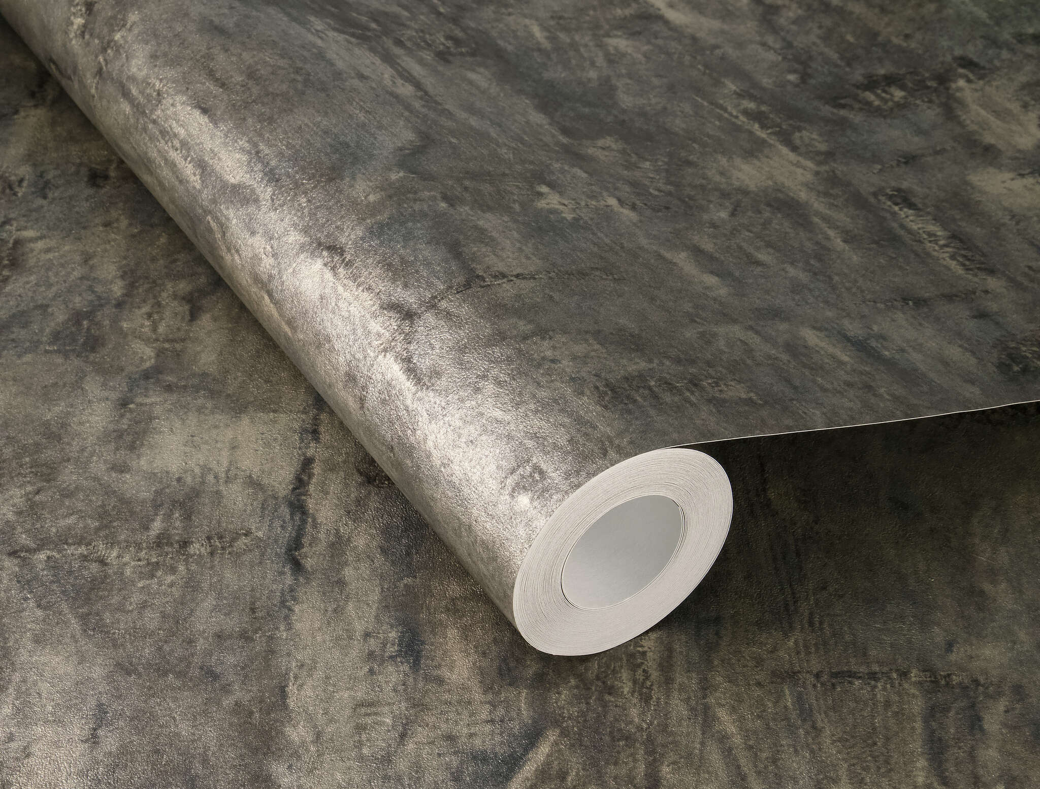 10-499742 Detailaufnahmen 1 Detailed image of Wallpaper with vintage metal look