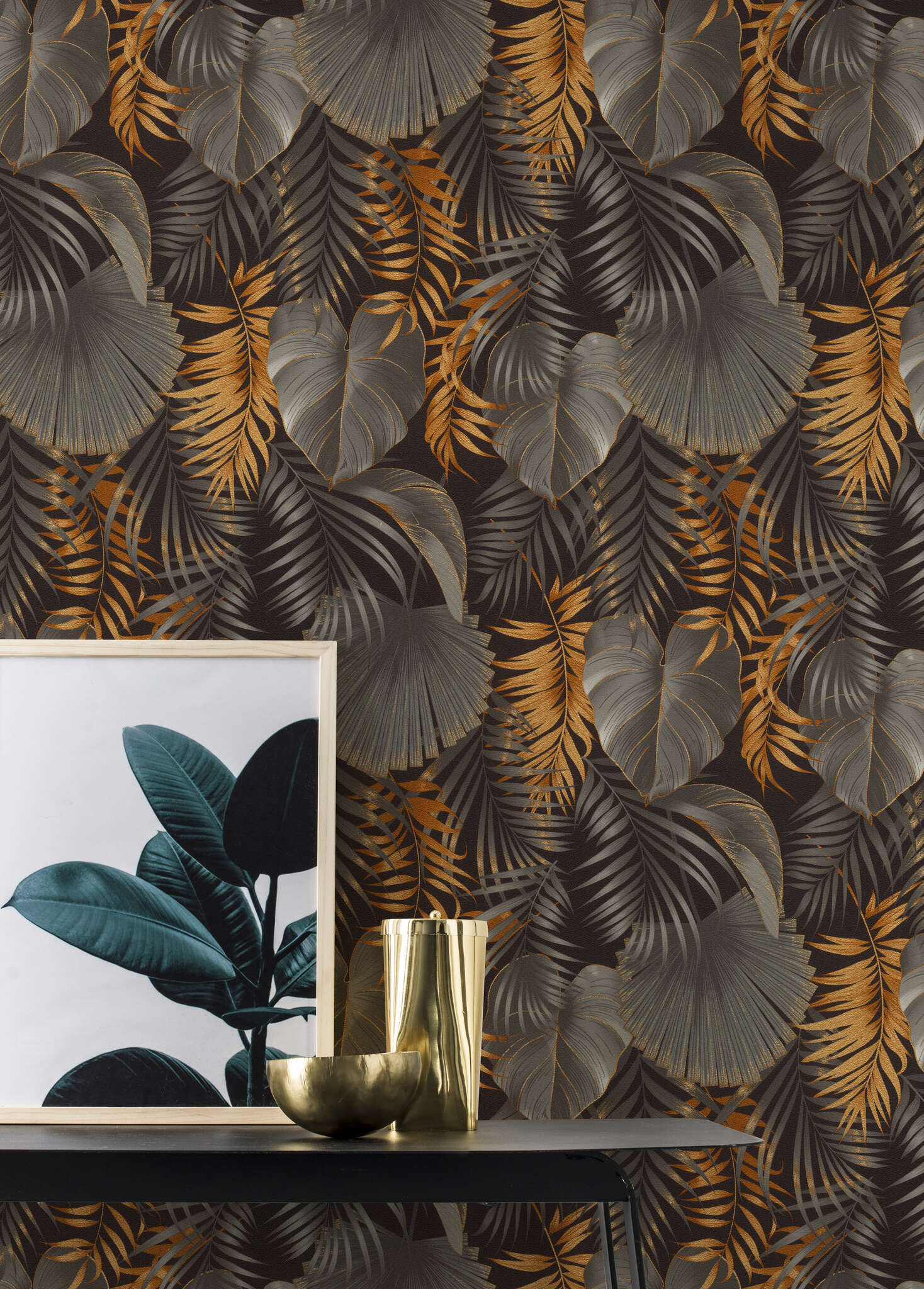10-462043 Raumsituationen 2 Room with Lush leaf motif with palm and monstera leaves in copper, bronze and grey on a black background