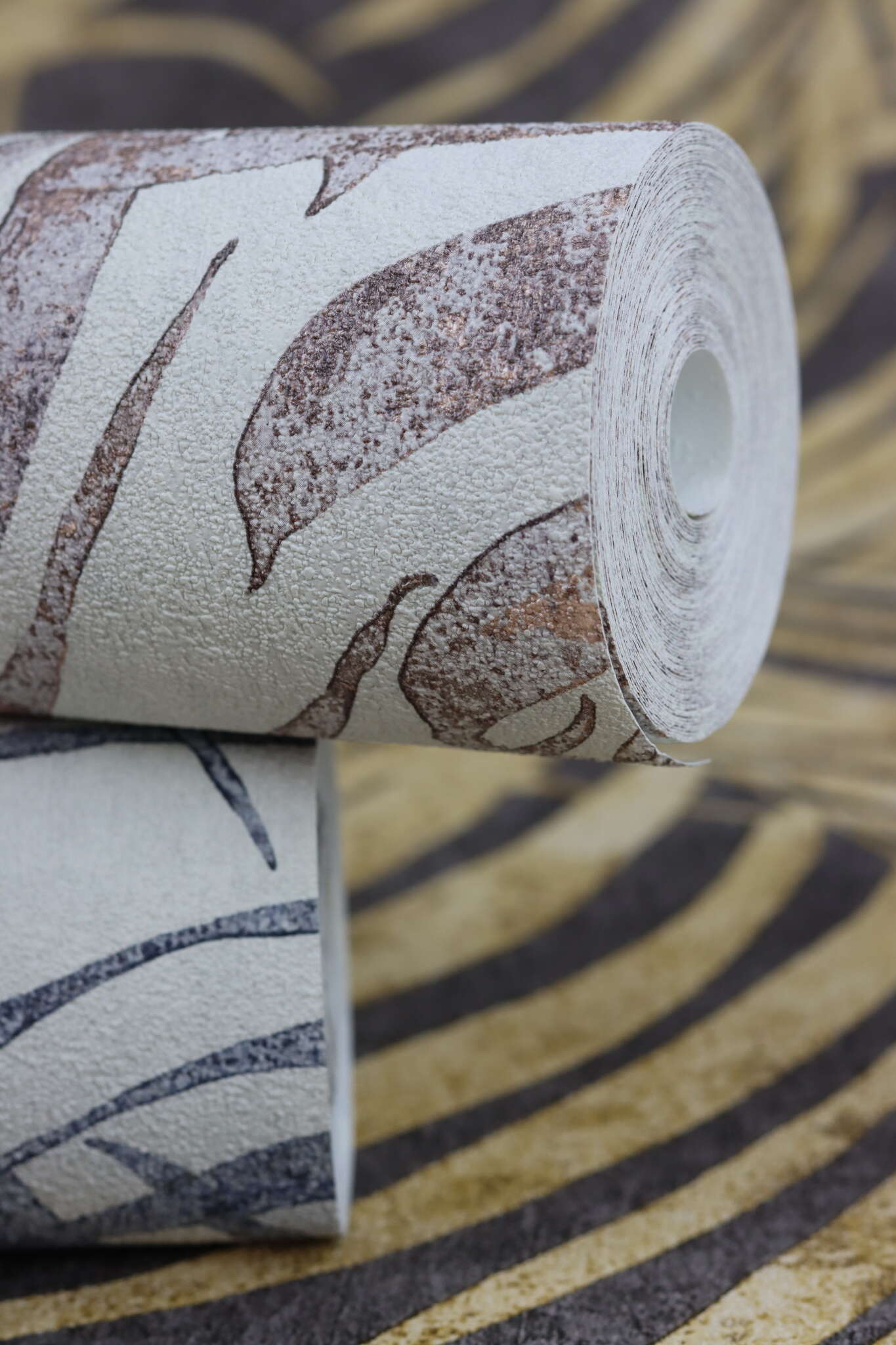 10-617429 Detailaufnahmen 14 Palm leaves non-woven wallpaper in blue-demin Indigo Selection 617429