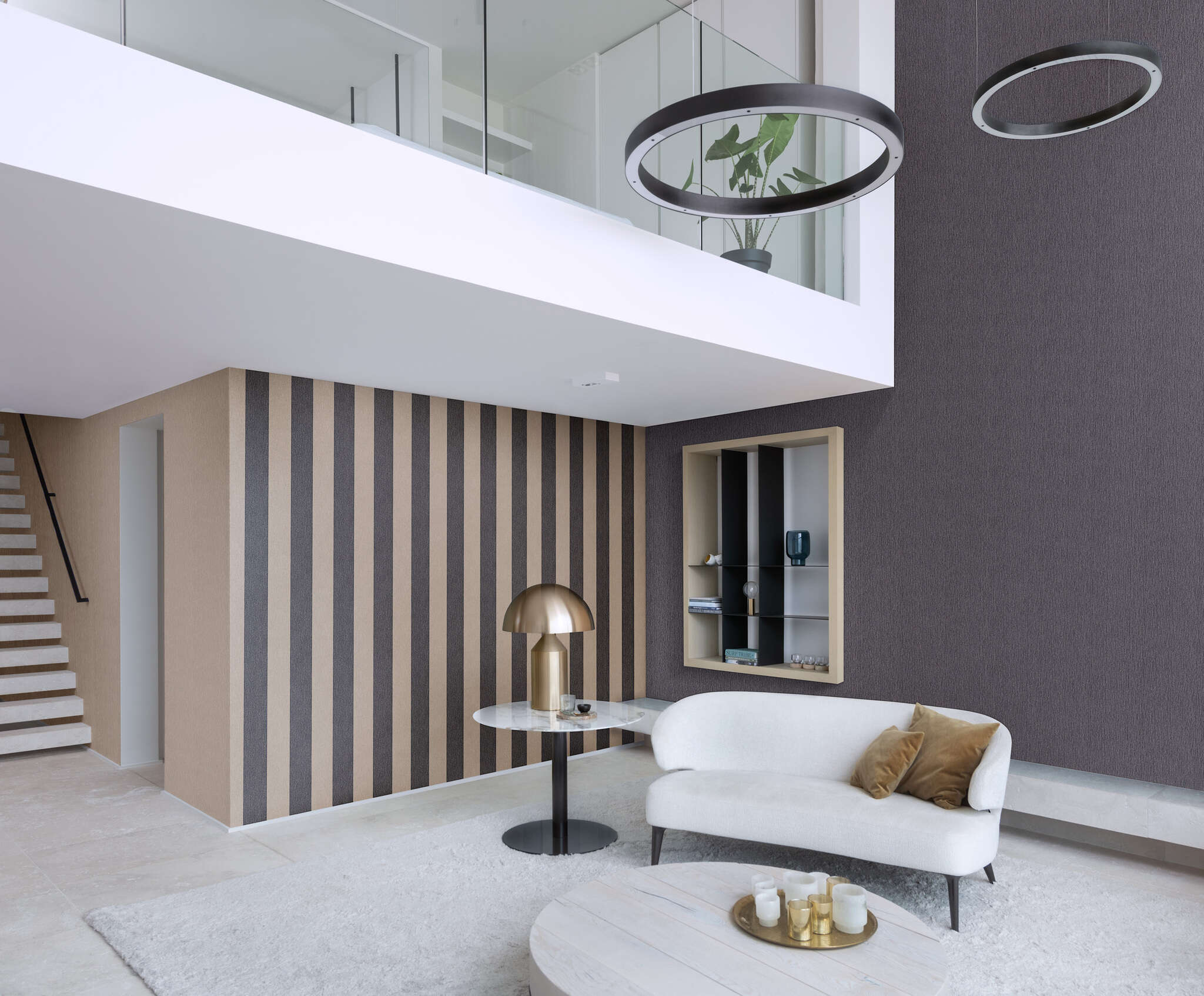 10-844030 Raumbilder 1 Room with Wallpaper with block stripes and grooved texture