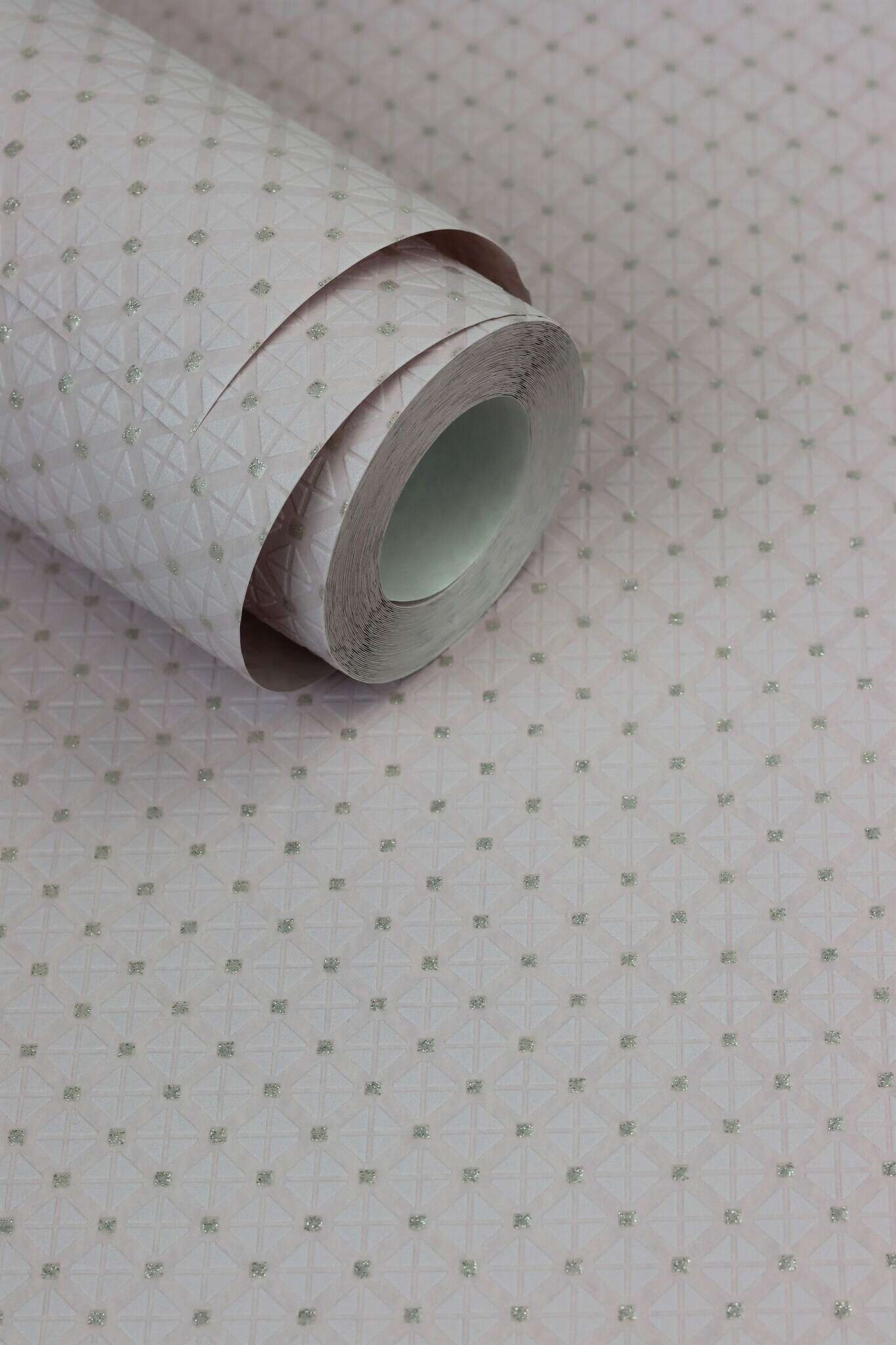 10-506778 Detailaufnahmen 18 Check non-woven wallpaper in pink-pale pink Selection 506778
