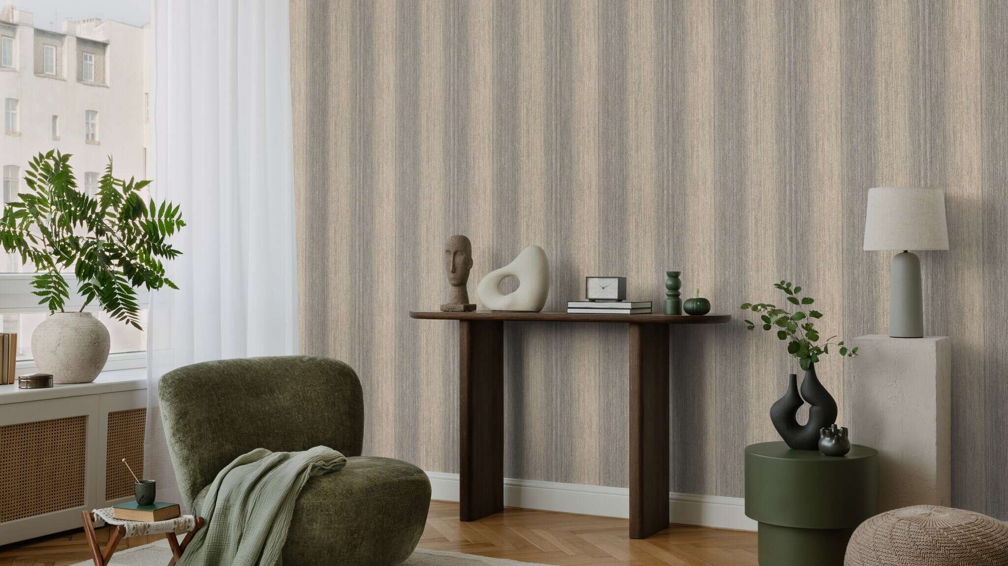 10-435016 Raumsituationen 1 Non-woven wallpaper with fine lines in light grey – Noble Zen Kinari 435016