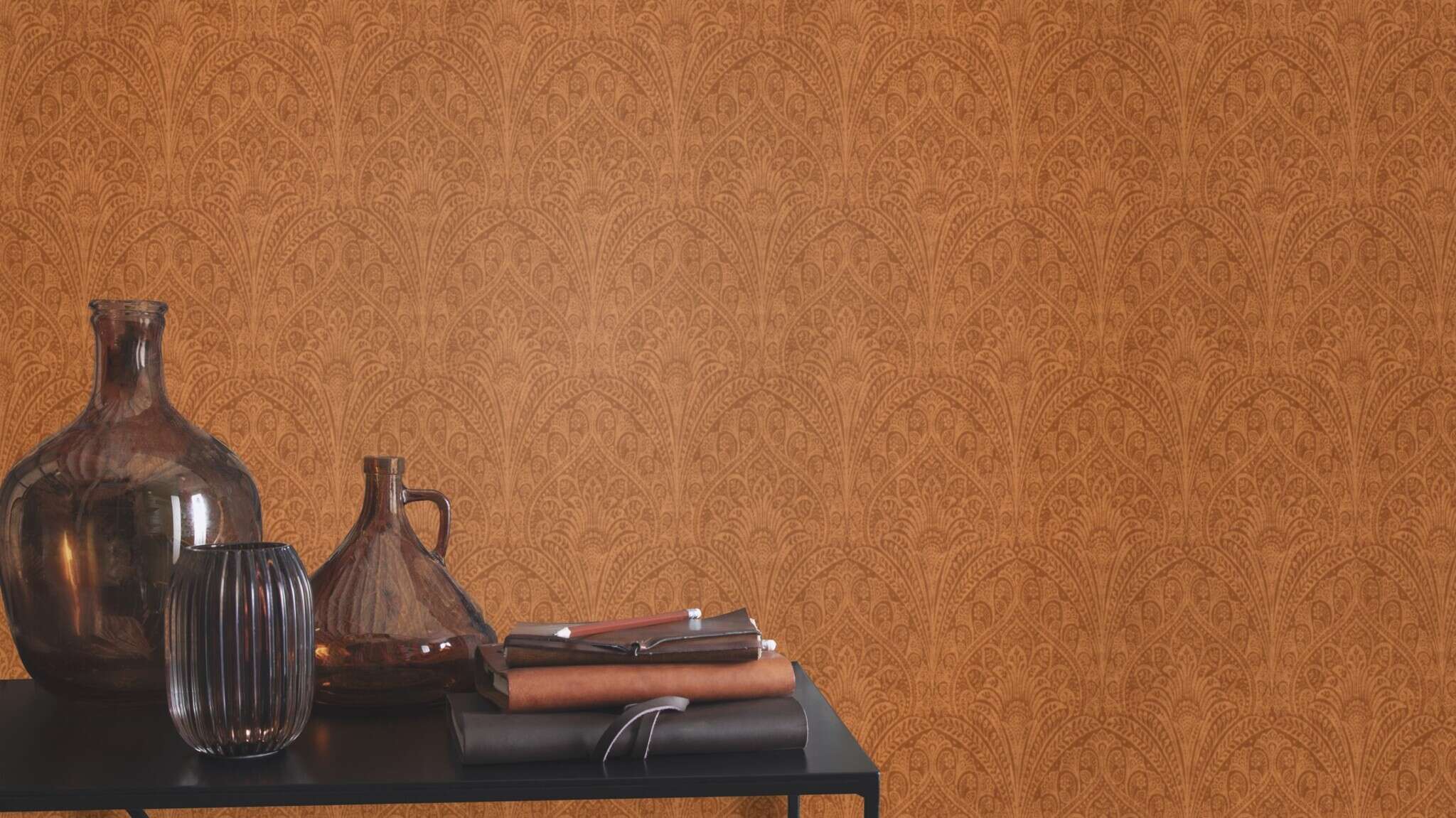 10-746341 Raumsituationen 2 Raum mit Orientalische Tapete mit Ornamenten im Paisly Design