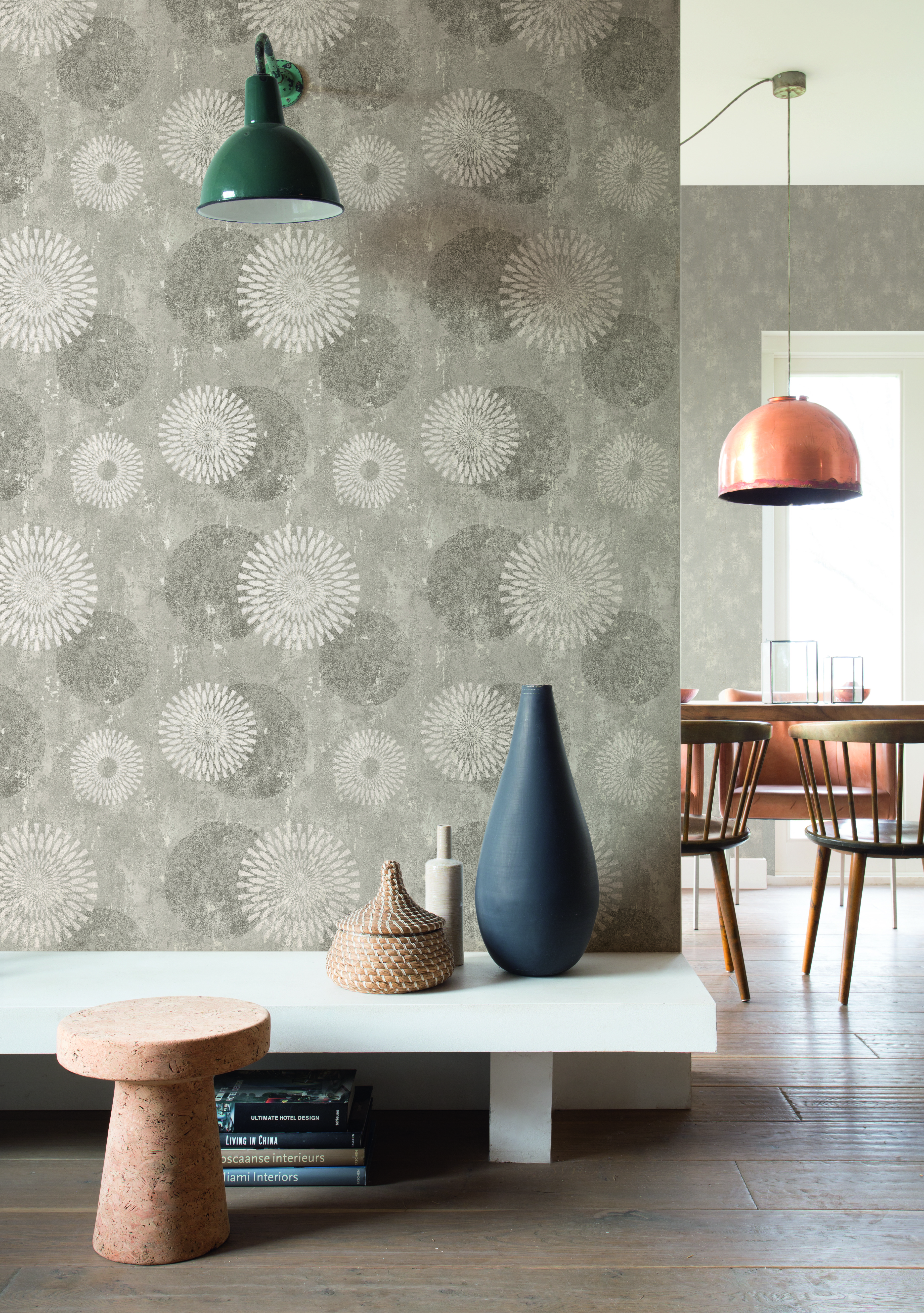 10-651713 Raumbilder 1 Non-woven wallpaper in beige-taupe light Selection 651713