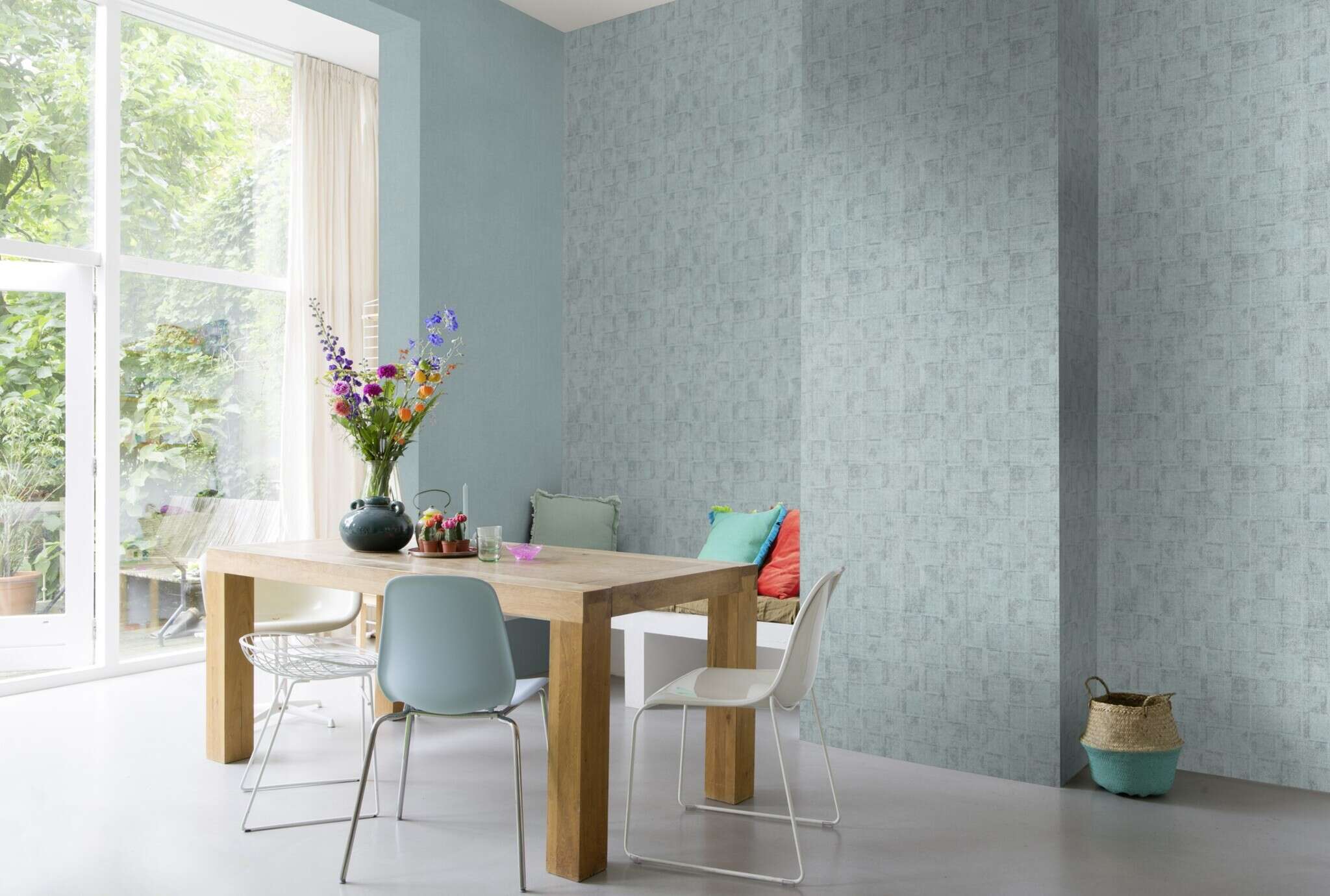 10-314724 Raumsituationen 2 Room with Blue-grey non-woven wallpaper with a woven patchwork texture and a slightly raised look