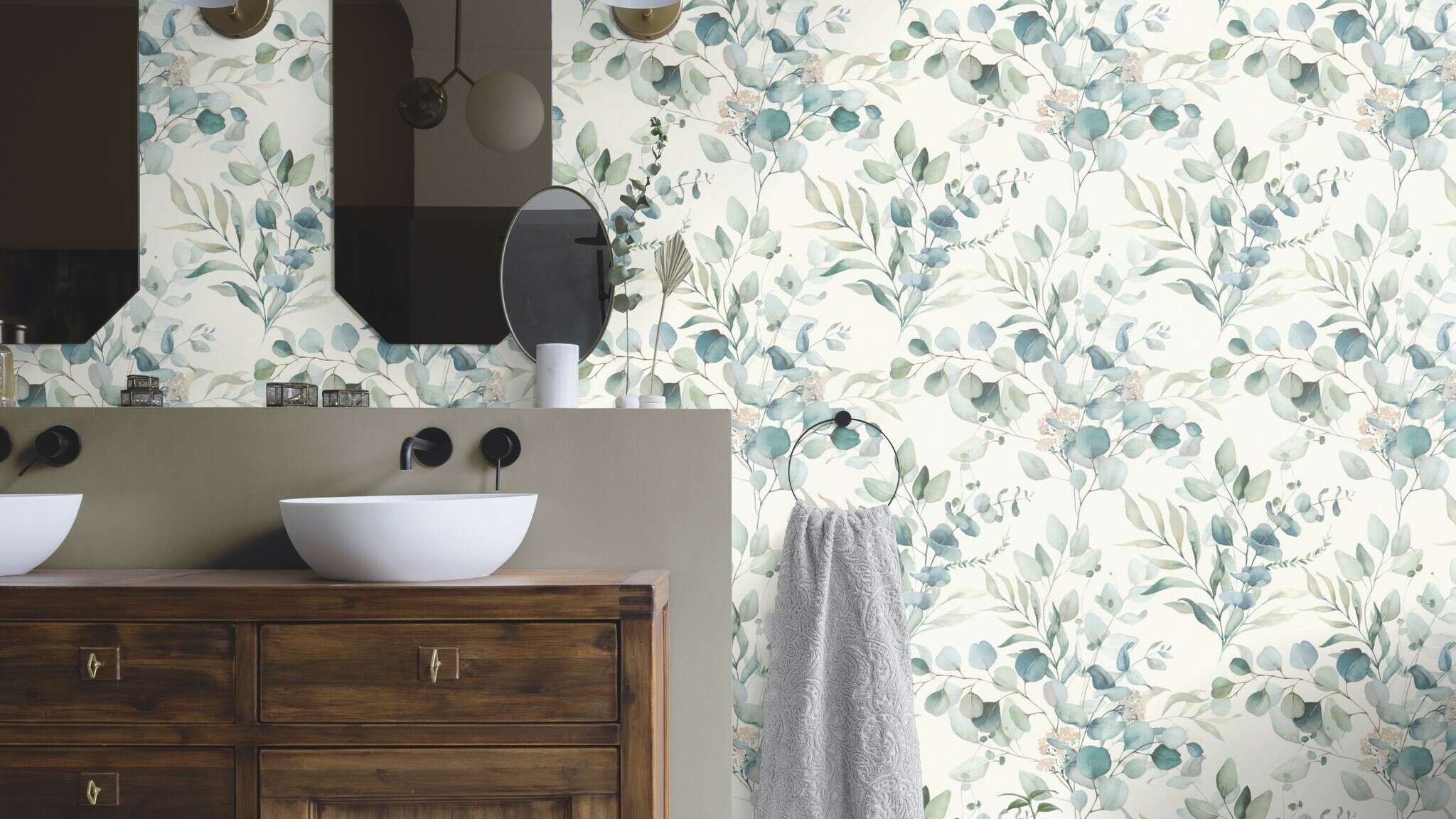 10-300215 Raumsituationen 2 Room with Watercolour-style leaf wallpaper with finely drawn eucalyptus and fern leaves in muted green and blue tones