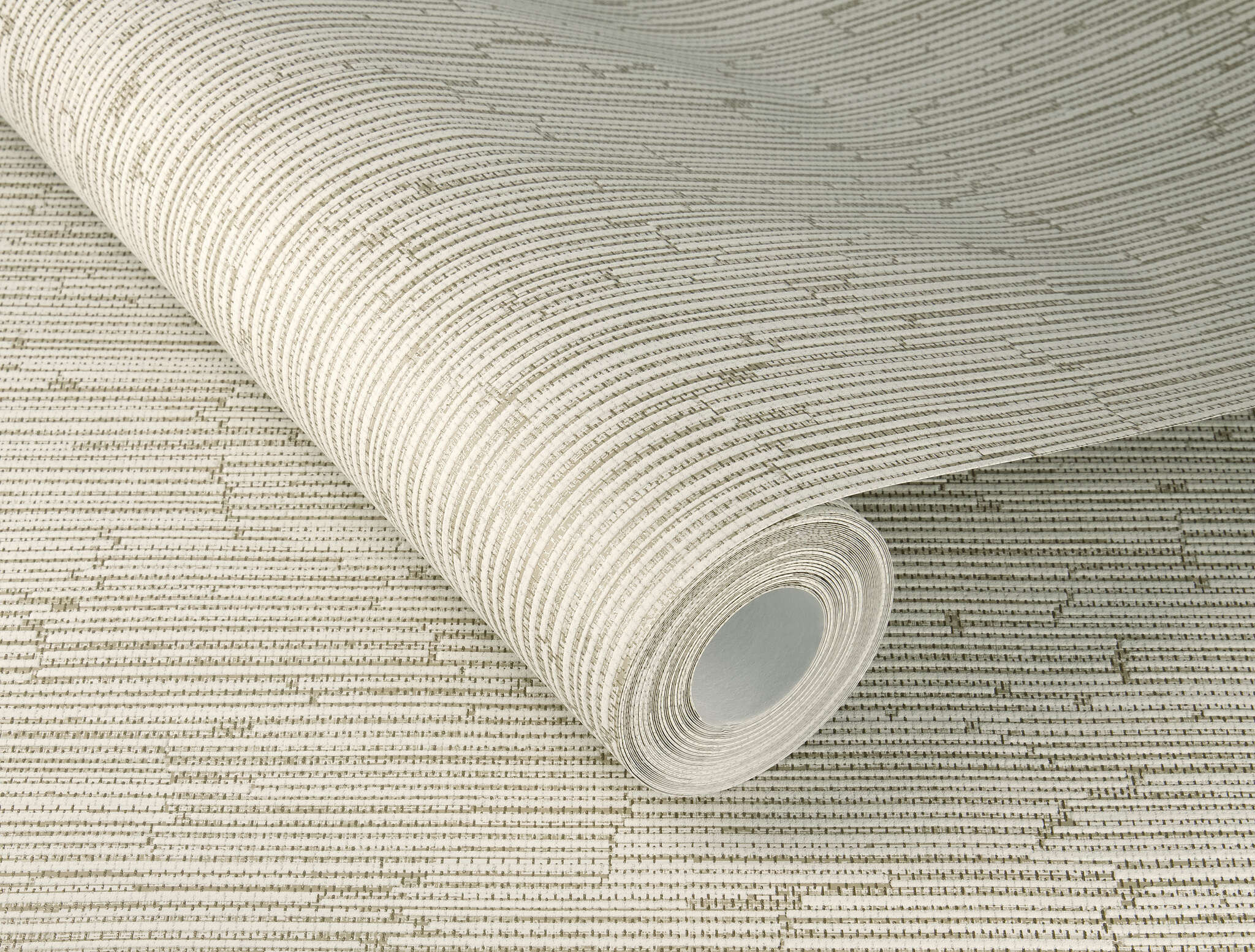 10-312614 Detailaufnahmen 1 Image détaillée de Papier peint intissé beige avec des lignes verticales en relief disposées de manière organique