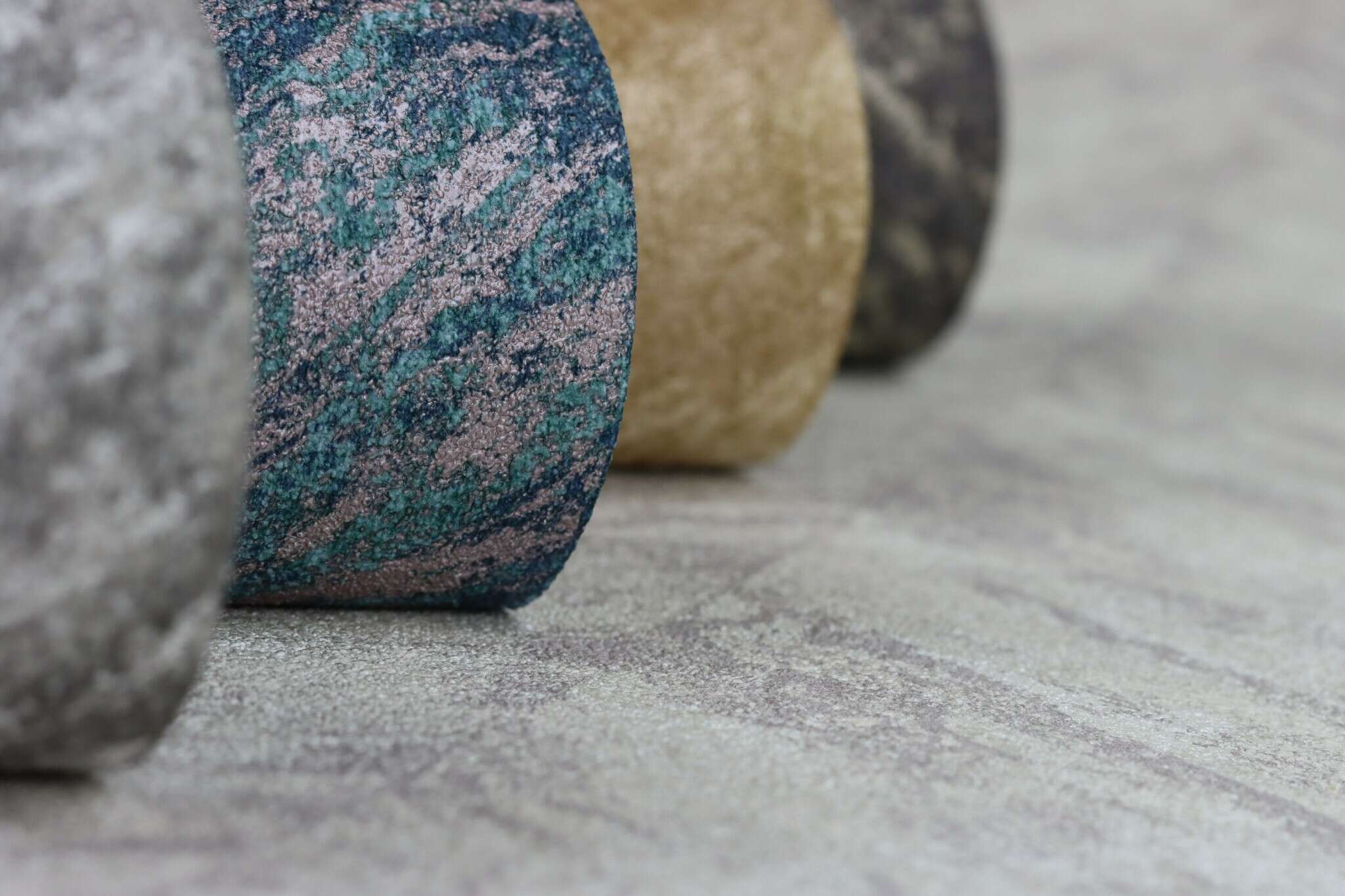 10-617542 Detailaufnahmen 9 Herringbone non-woven wallpaper in turquoise-lagoon Selection 617542
