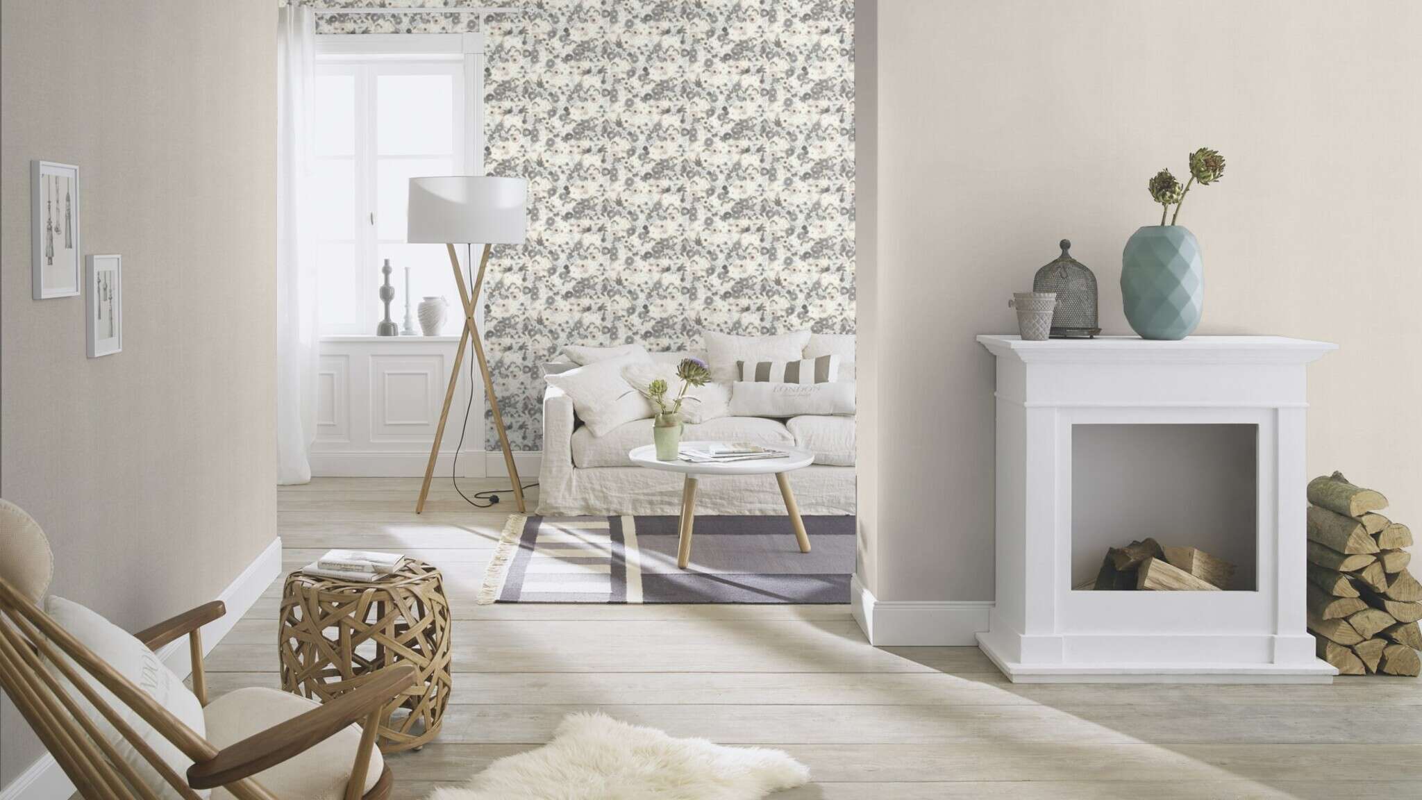 10-688047 Raumsituationen 6 Room with Single-colour wallpaper with a textile texture