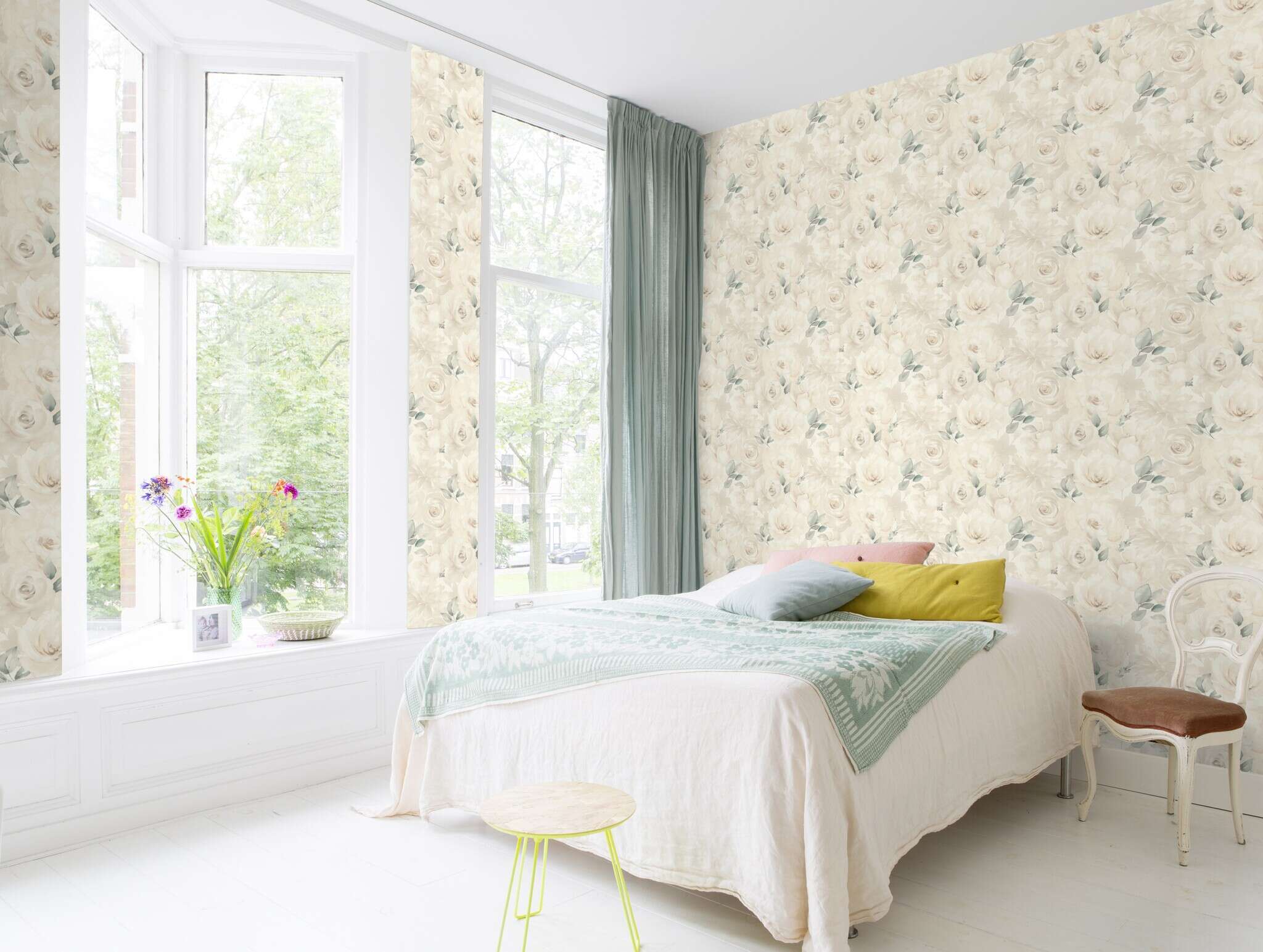 10-582321 Raumsituationen 1 Vliestapete Rosen in Aquarelloptik in Beige 582321