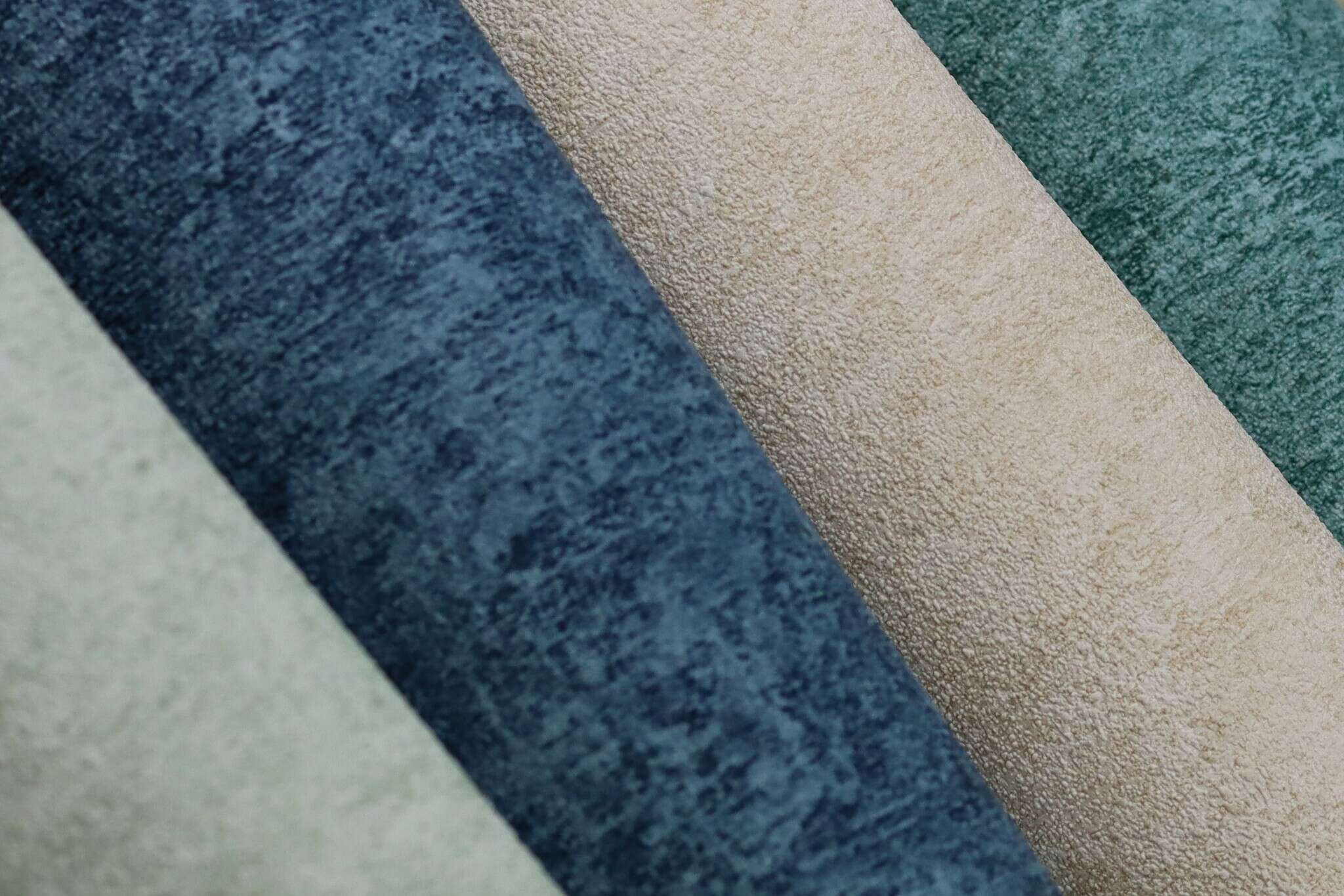 10-617153 Detailaufnahmen 9 Non-woven wallpaper with plaster look in petrol 617153
