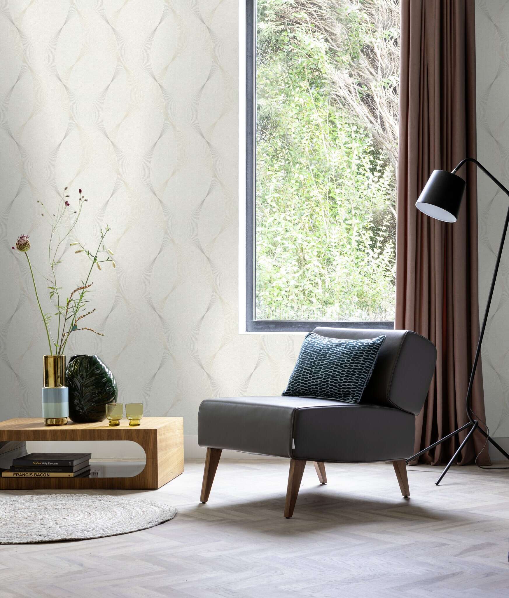 Raum mit Organisches Wellenmuster in warmen Naturtönen – weich, elegant und ideal für ruhige Raumkonzepte.