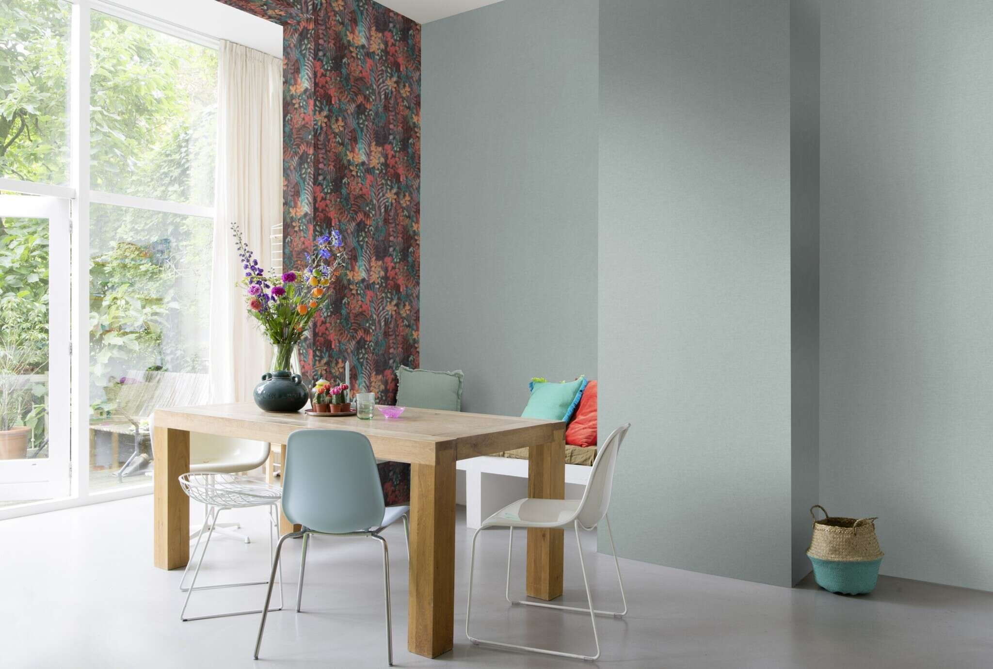 10-600308 Raumsituationen 4 Room with Single-colour wallpaper with a woven look