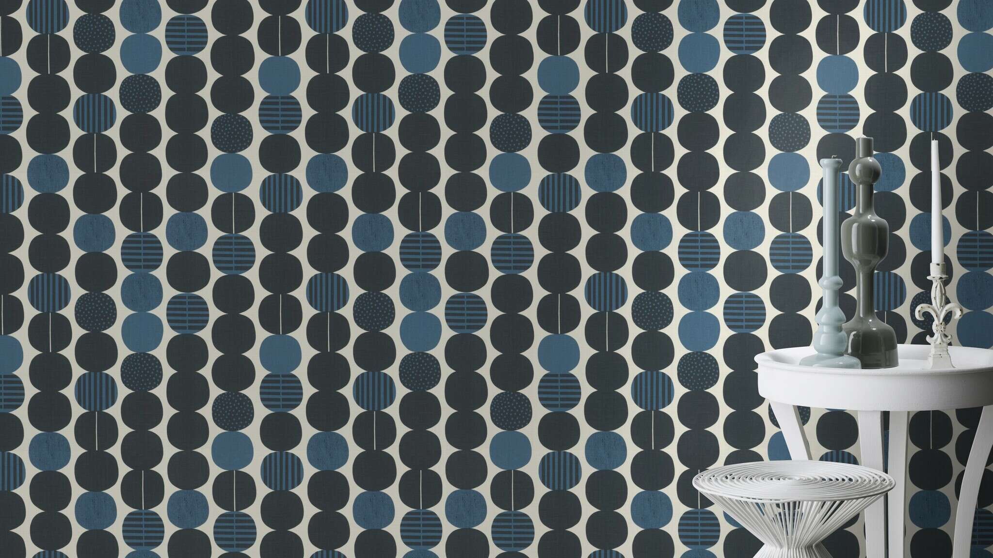 10-539745 Raumsituationen 2 Circles non-woven wallpaper in blue-dark blue Selection 539745