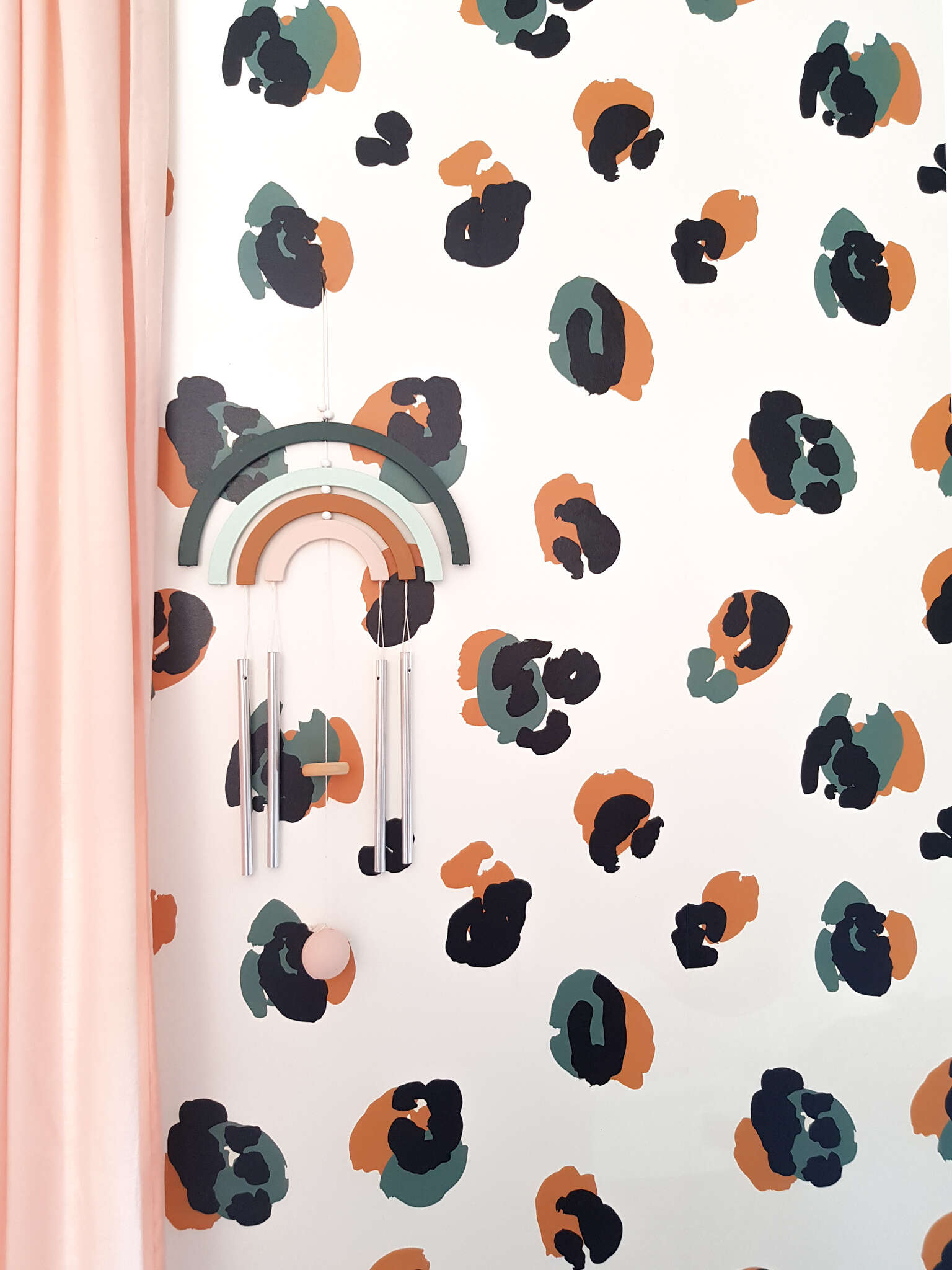 10-300136 Raumsituationen 4 Wall mural Leopard in Green | Roomblush - RB225
