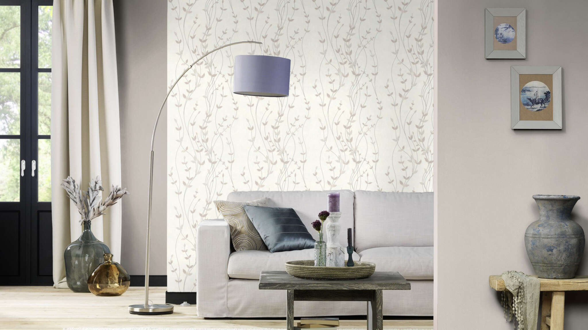 Room with Non-woven wallpaper with a fine, curved tendril pattern in beige on a light background.