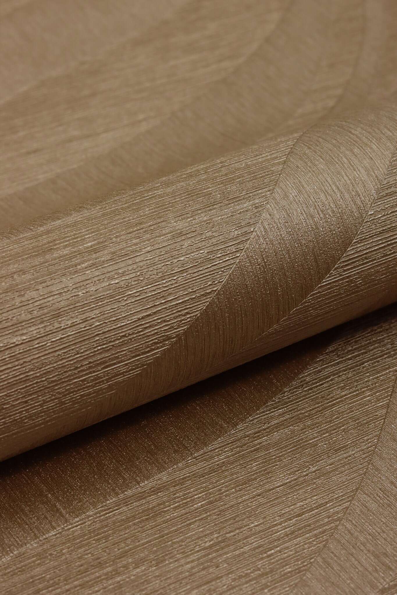 10-608052 Detailaufnahmen 6 Detailed image of Graphic wallpaper with waves and grooved texture