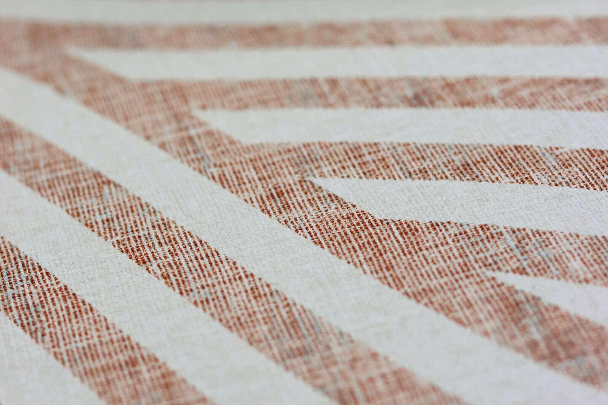 10-704549 Detailaufnahmen 14 Non-woven wallpaper in light red-terra Selection 704549