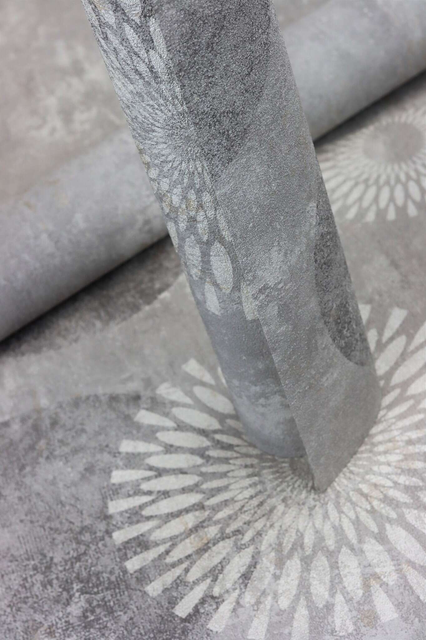 10-651713 Detailaufnahmen 19 Detailed image of Wallpaper with mandalas and floral elements