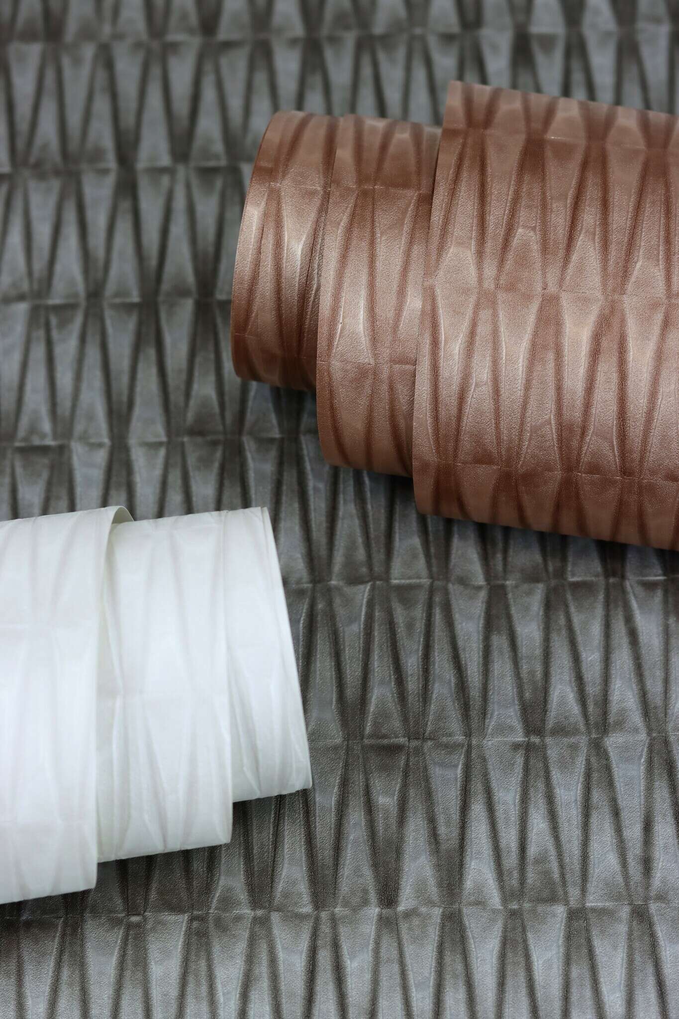 10-428445 Detailaufnahmen 17 Non-woven wallpaper in brown-copper brown Selection 428445