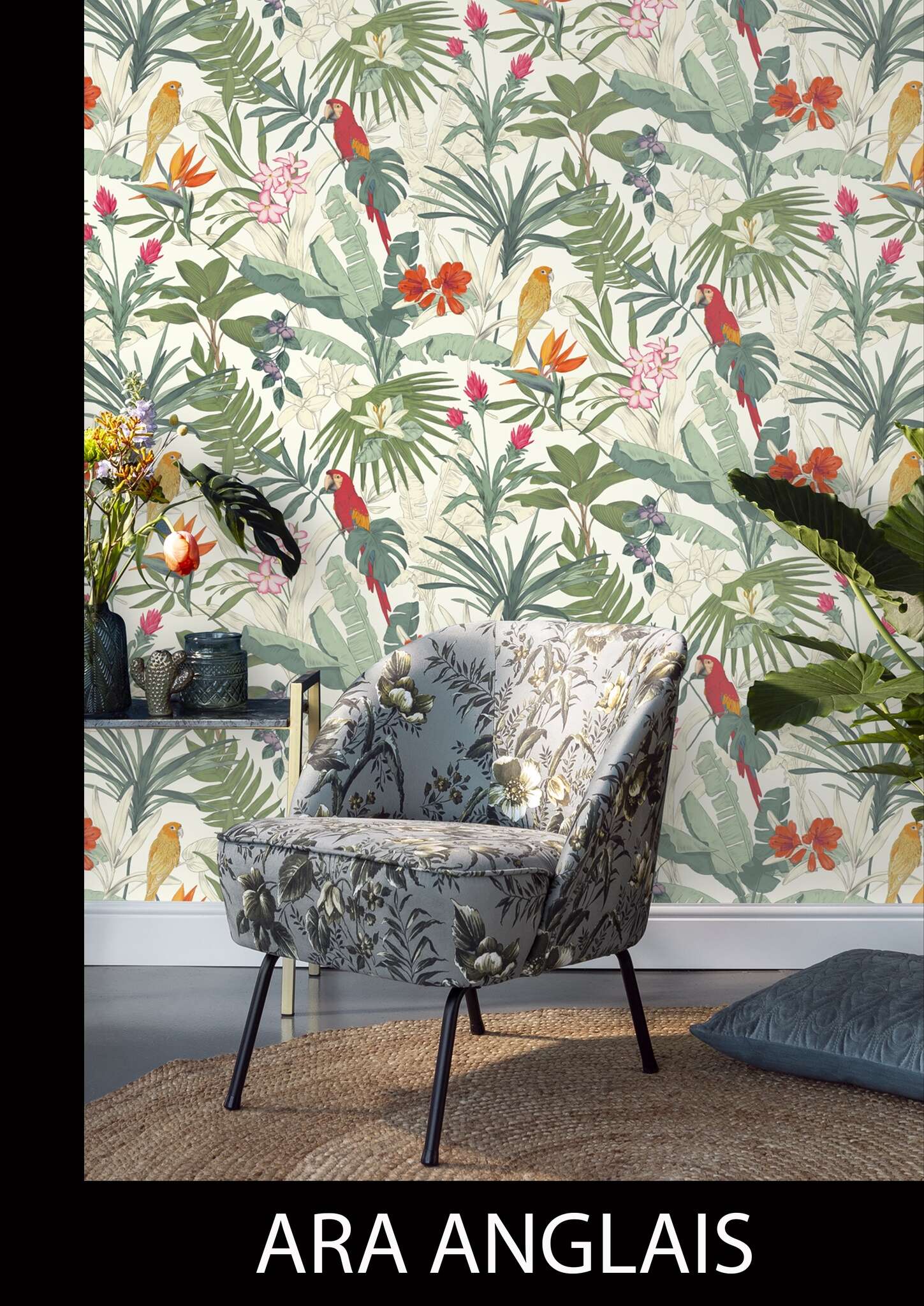 10-689907 Raumsituationen 1 Room with Wallpaper with tropical plants and parrots