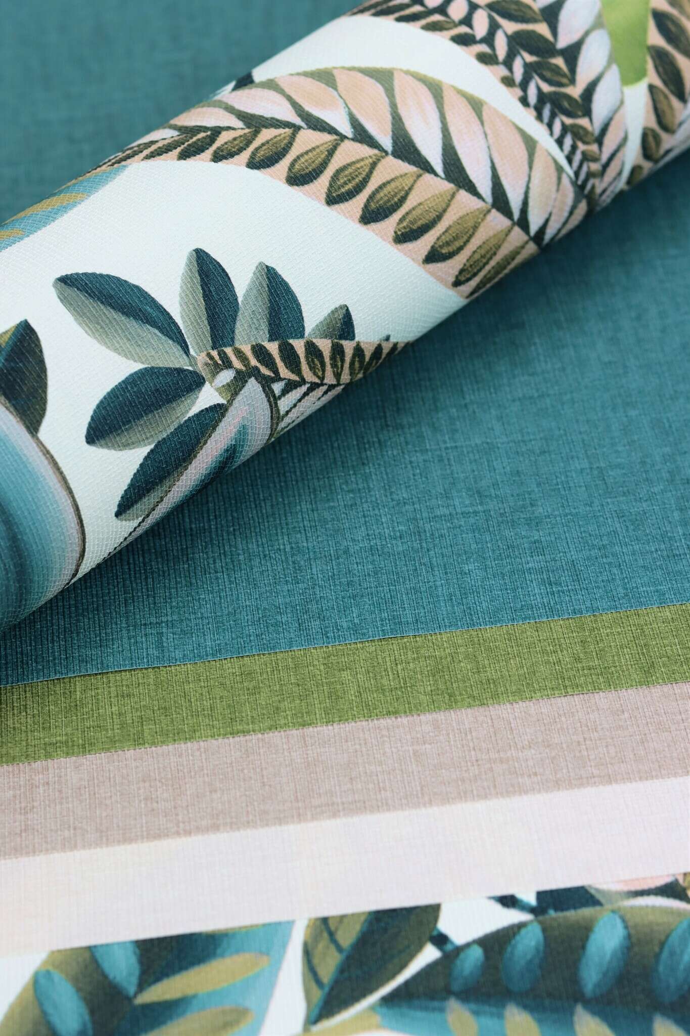 10-484649 Detailaufnahmen 14 Detailed image of Single-colour wallpaper with a textile texture