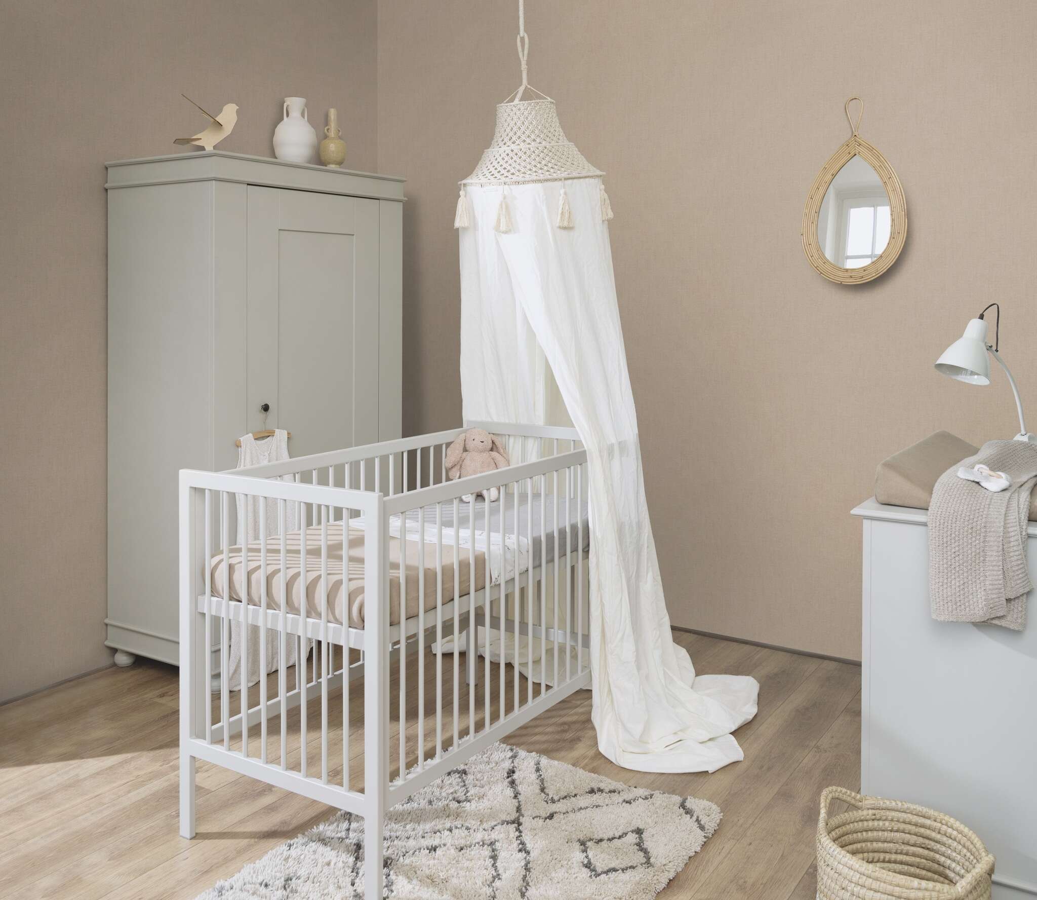 10-484656 Raumsituationen 3 Non-woven wallpaper in beige linen dark Florentine IV 484656