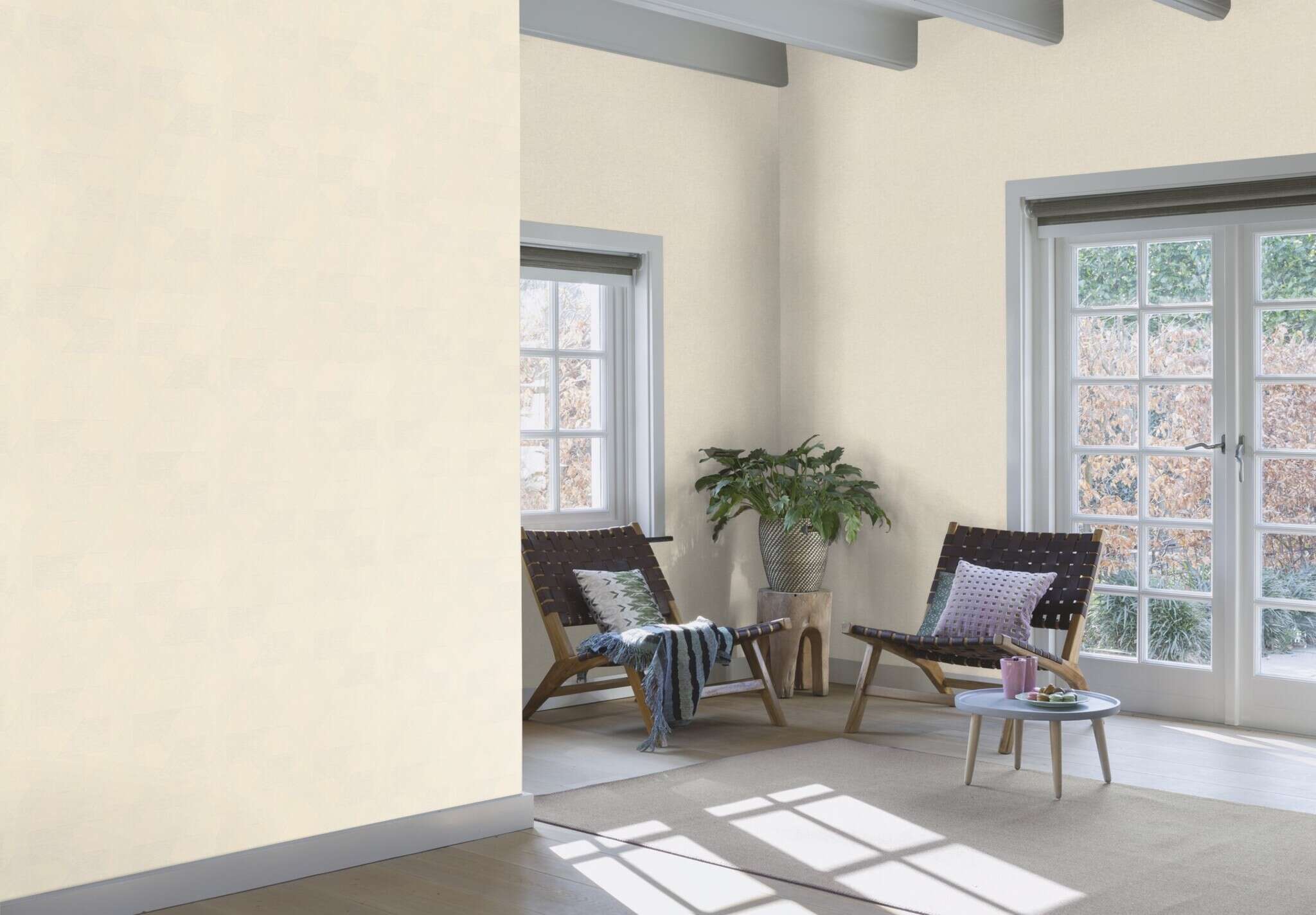 10-600438 Raumsituationen 3 Room with Geometric wallpaper with lines and diamonds