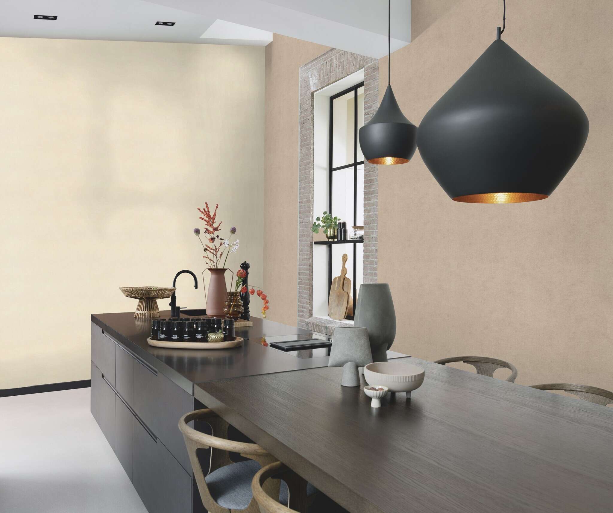 10-408164 Raumsituationen 2 Textile textured non-woven wallpaper in beige-greige Beachhouse 408164