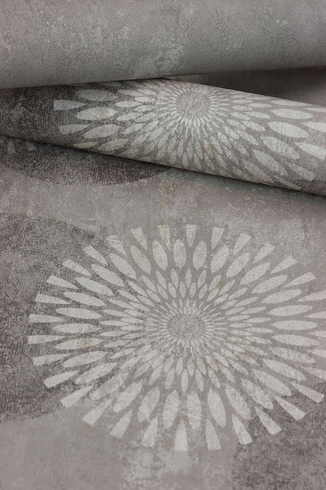 10-651713 Detailaufnahmen 15 Detailed image of Wallpaper with mandalas and floral elements