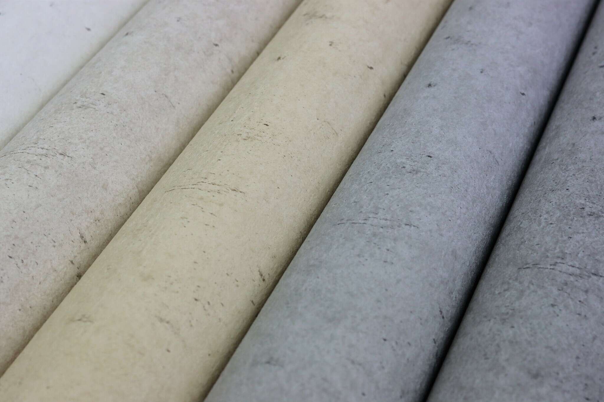 10-520828 Detailaufnahmen 7 Detailed image of Single-colour wallpaper with concrete look