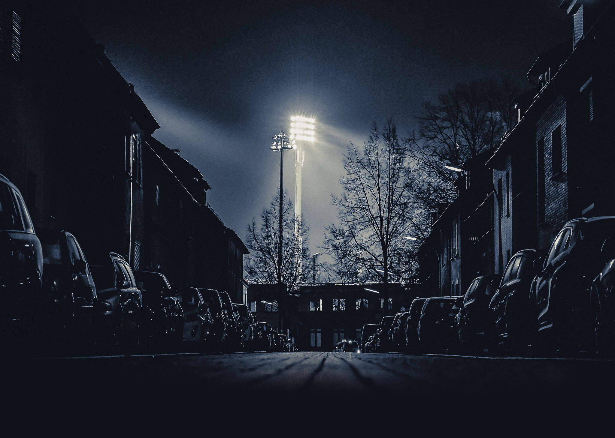 10-365467 Produktabbildung (ohne Scans) 1 VfL Osnabrück non-woven wallpaper Bremen Bridge at night photo wallpaper 365467