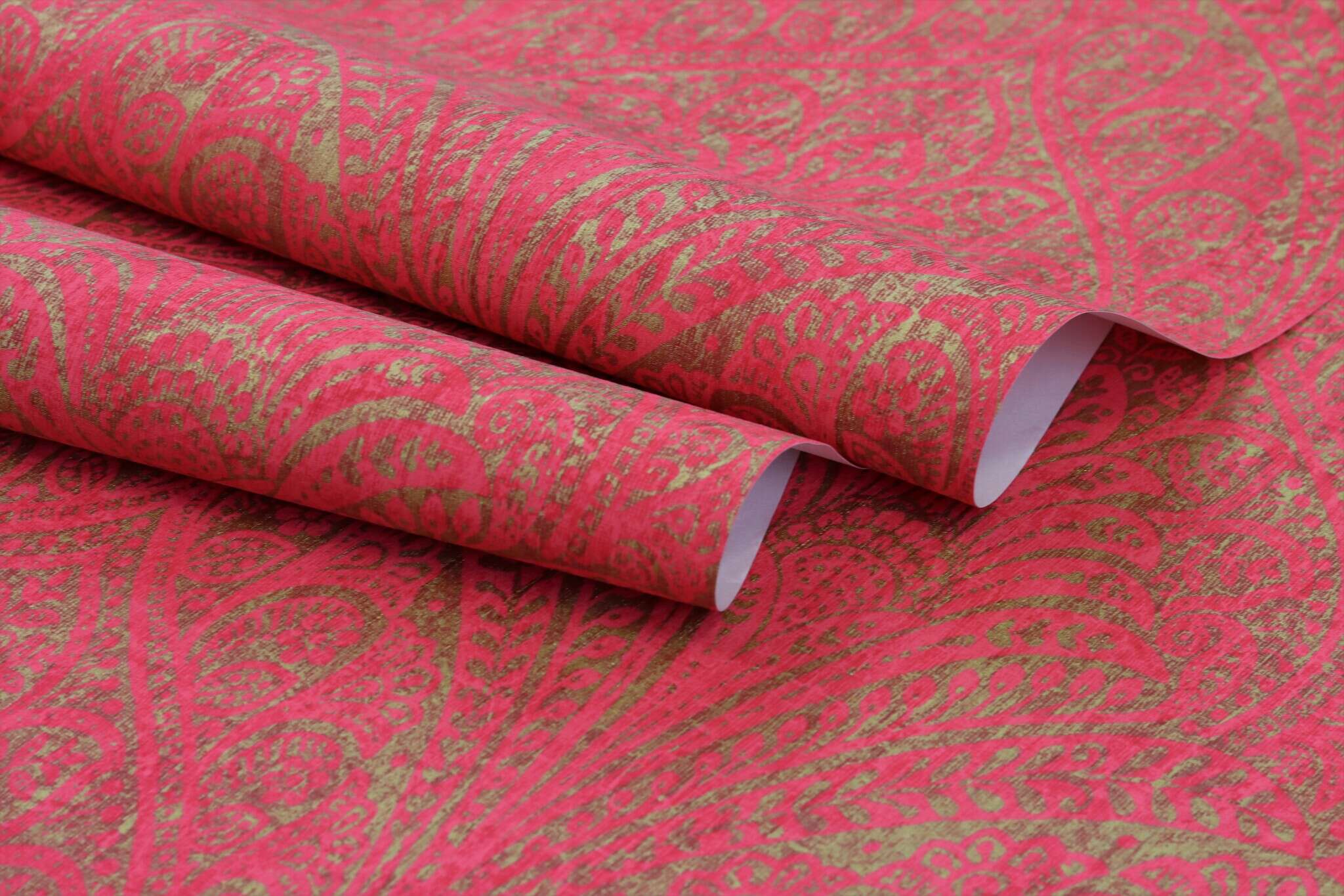 10-746365 Detailaufnahmen 6 Detailed image of Oriental wallpaper with paisley-style ornaments