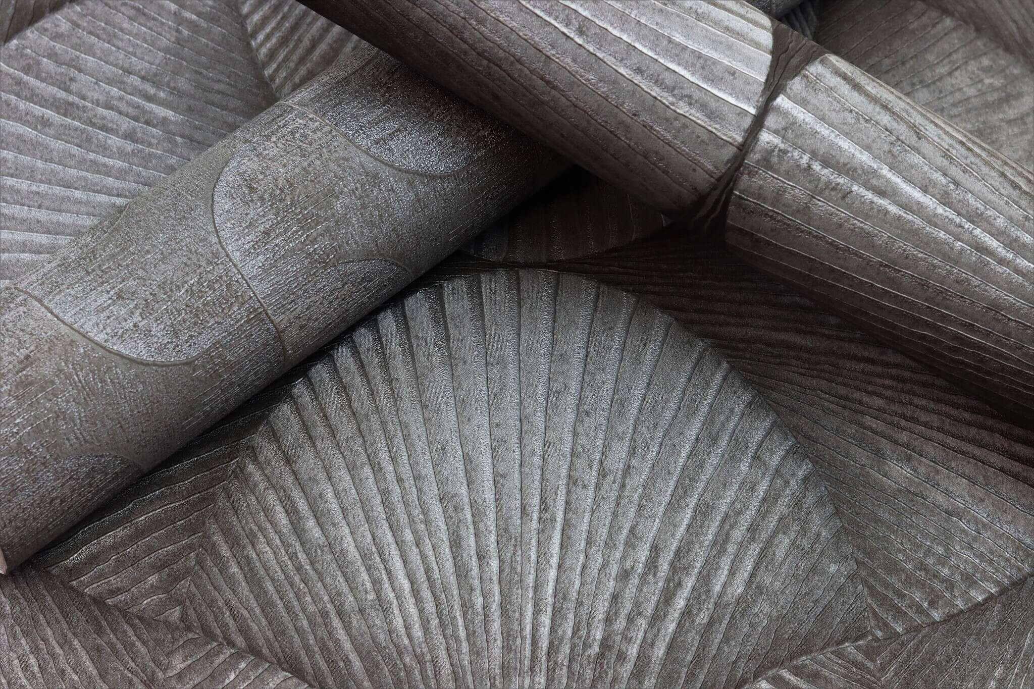 10-608168 Detailaufnahmen 2 Detailed image of Graphic wallpaper with overlapping waves in a three-dimensional look