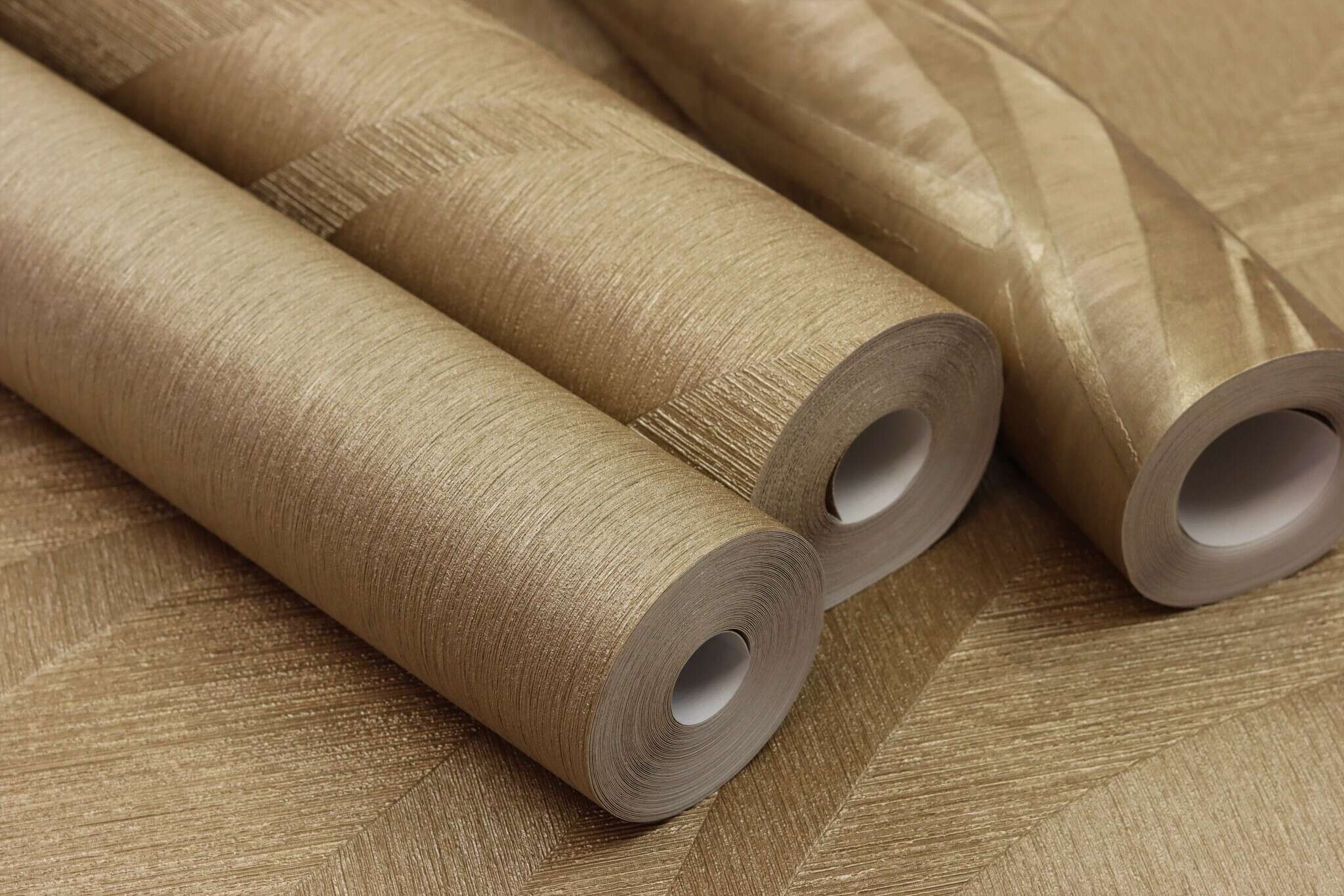 10-608052 Detailaufnahmen 10 Wave non-woven wallpaper in gold-gold dark Sky Lounge 608052