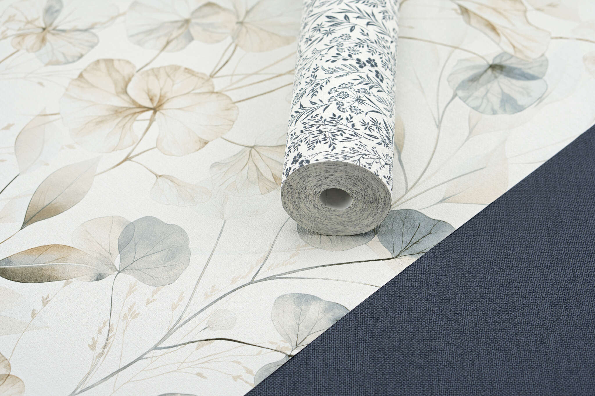 10-709834 Detailaufnahmen 2 Non-woven wallpaper in blue-light cream Farmhouse 709834