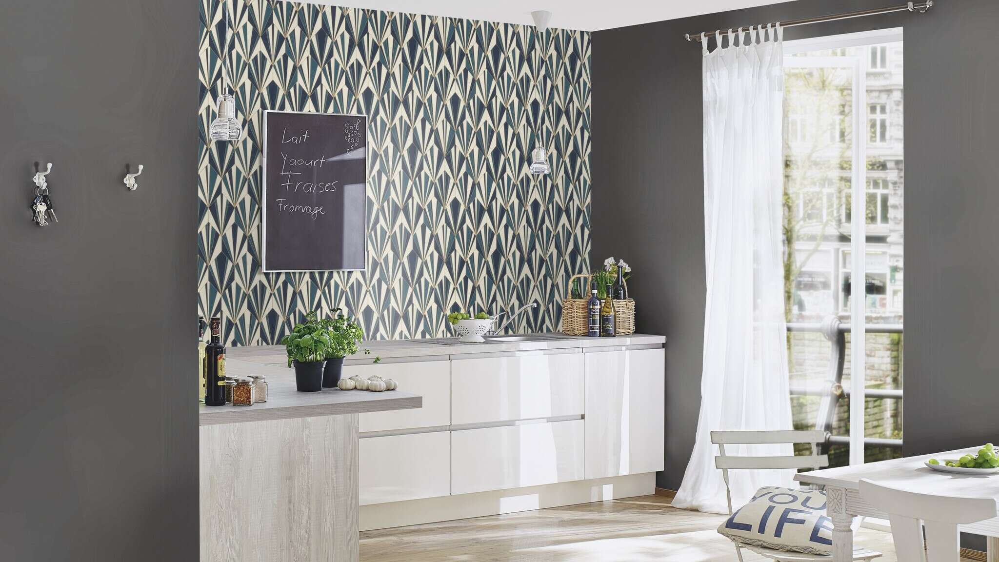 10-688023 Raumsituationen 3 Room with Single-colour wallpaper with a textile texture