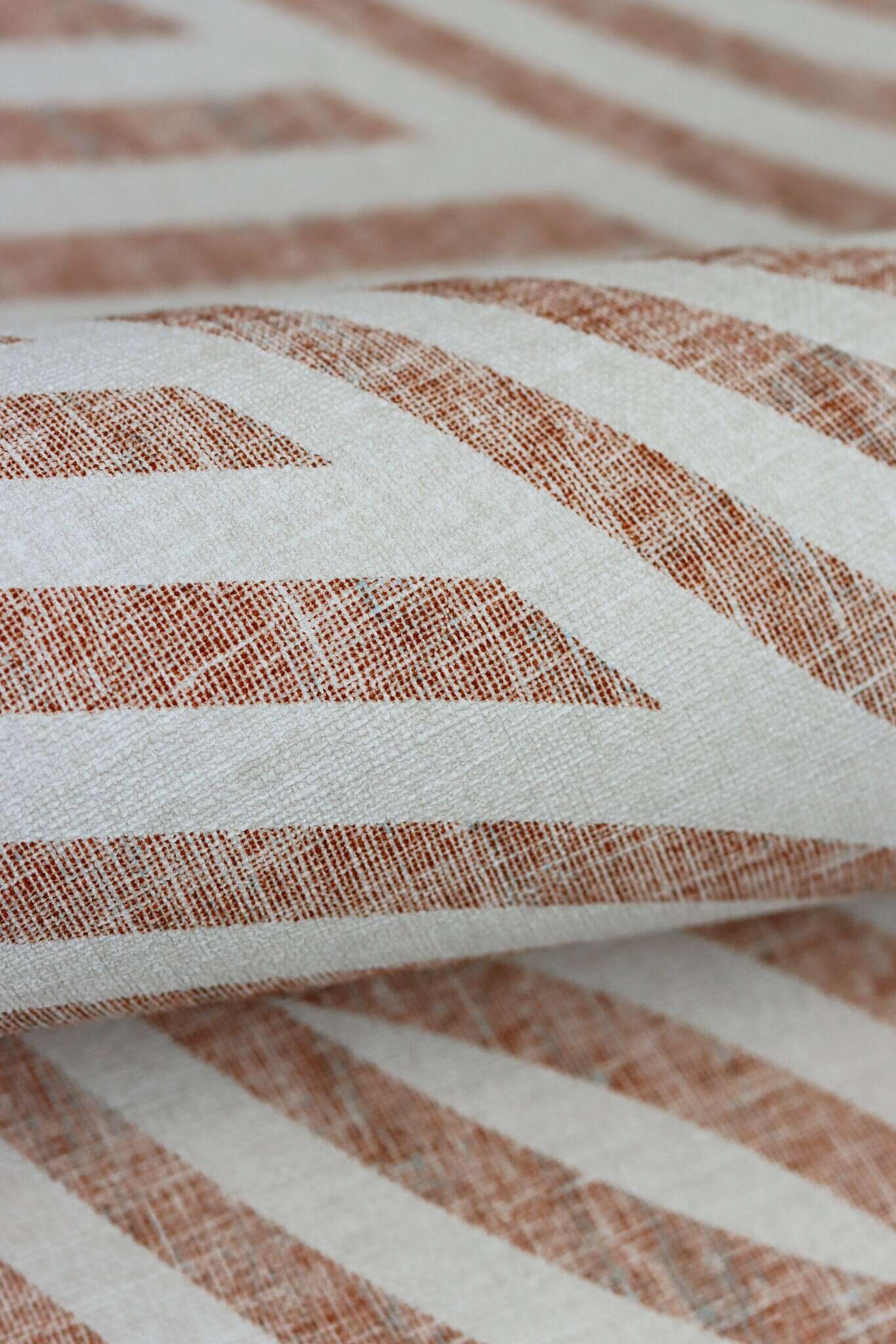 10-704549 Detailaufnahmen 5 Non-woven wallpaper in light red-terra Selection 704549