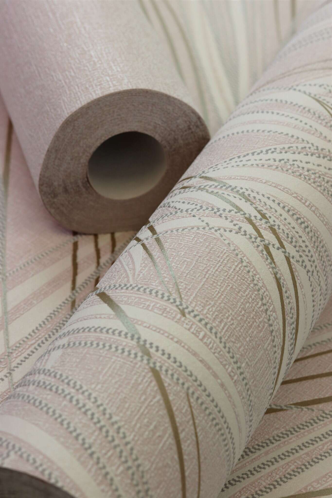 10-654028 Detailaufnahmen 11 Grass non-woven wallpaper in pink rose Welcome Home 654028