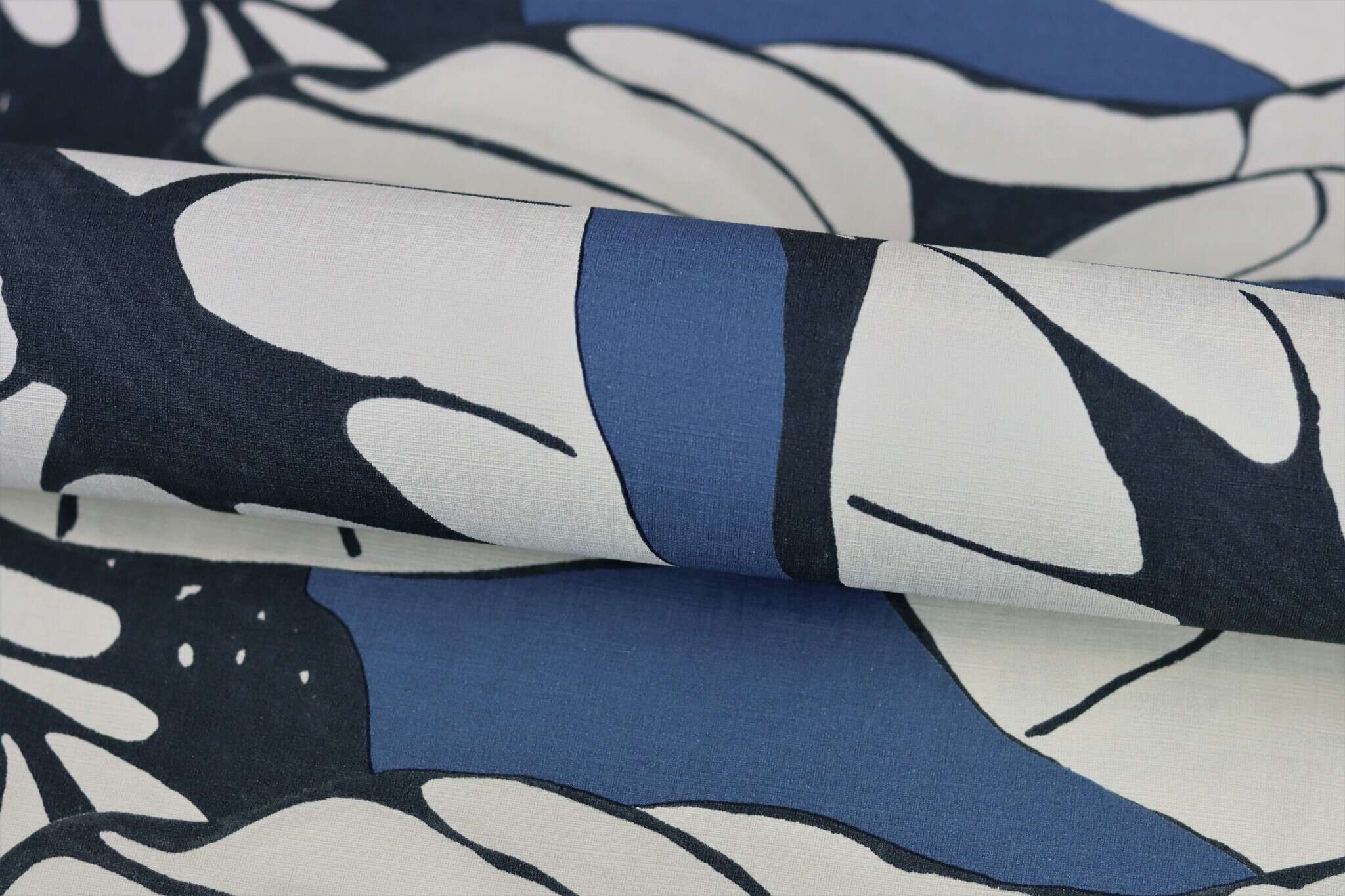 10-539653 Detailaufnahmen 4 Lotus leaves non-woven wallpaper in blue-dark blue Selection 539653