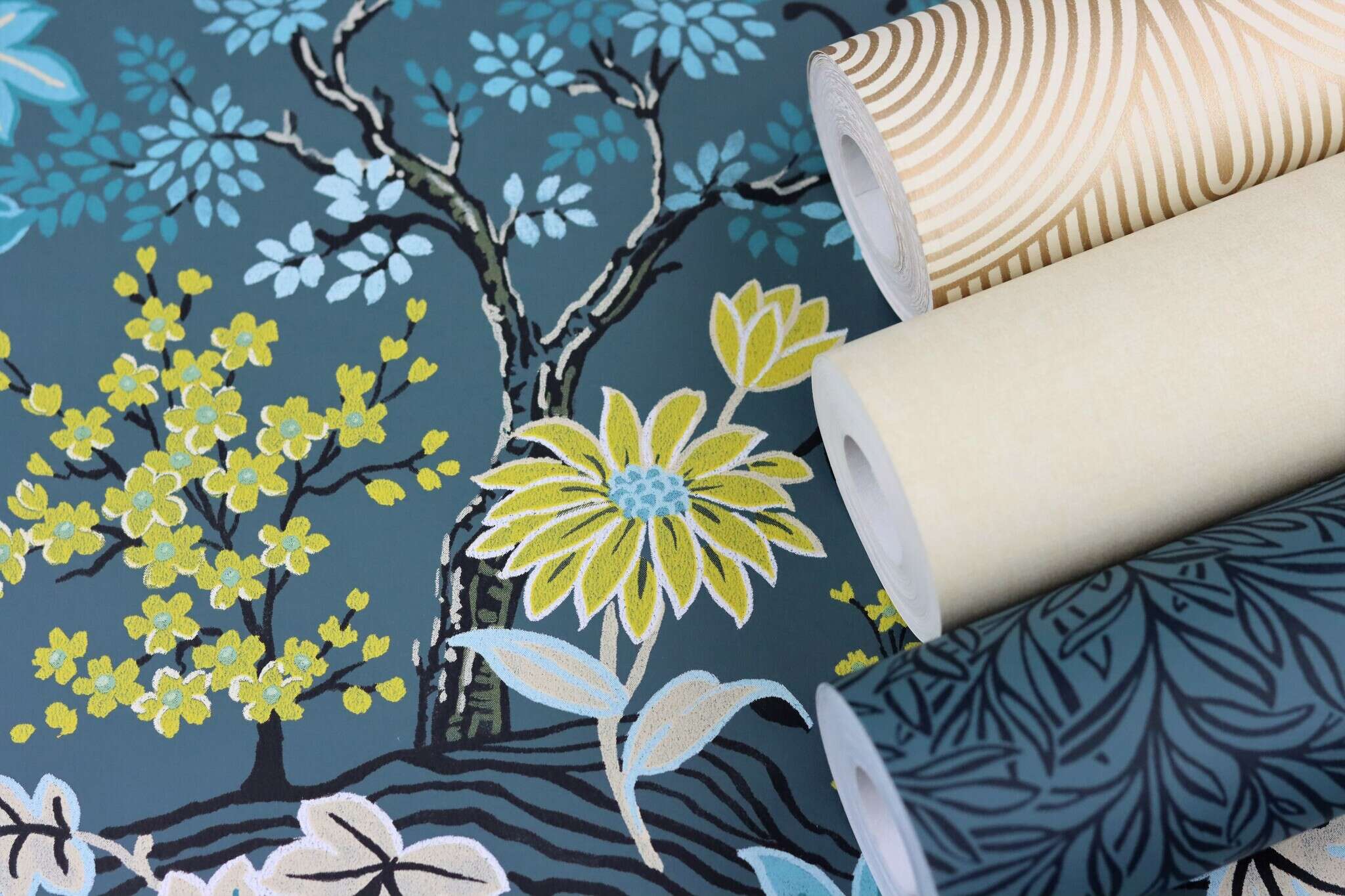 10-552300 Detailaufnahmen 11 Twigs non-woven wallpaper in blue-dark blue Selection 552300