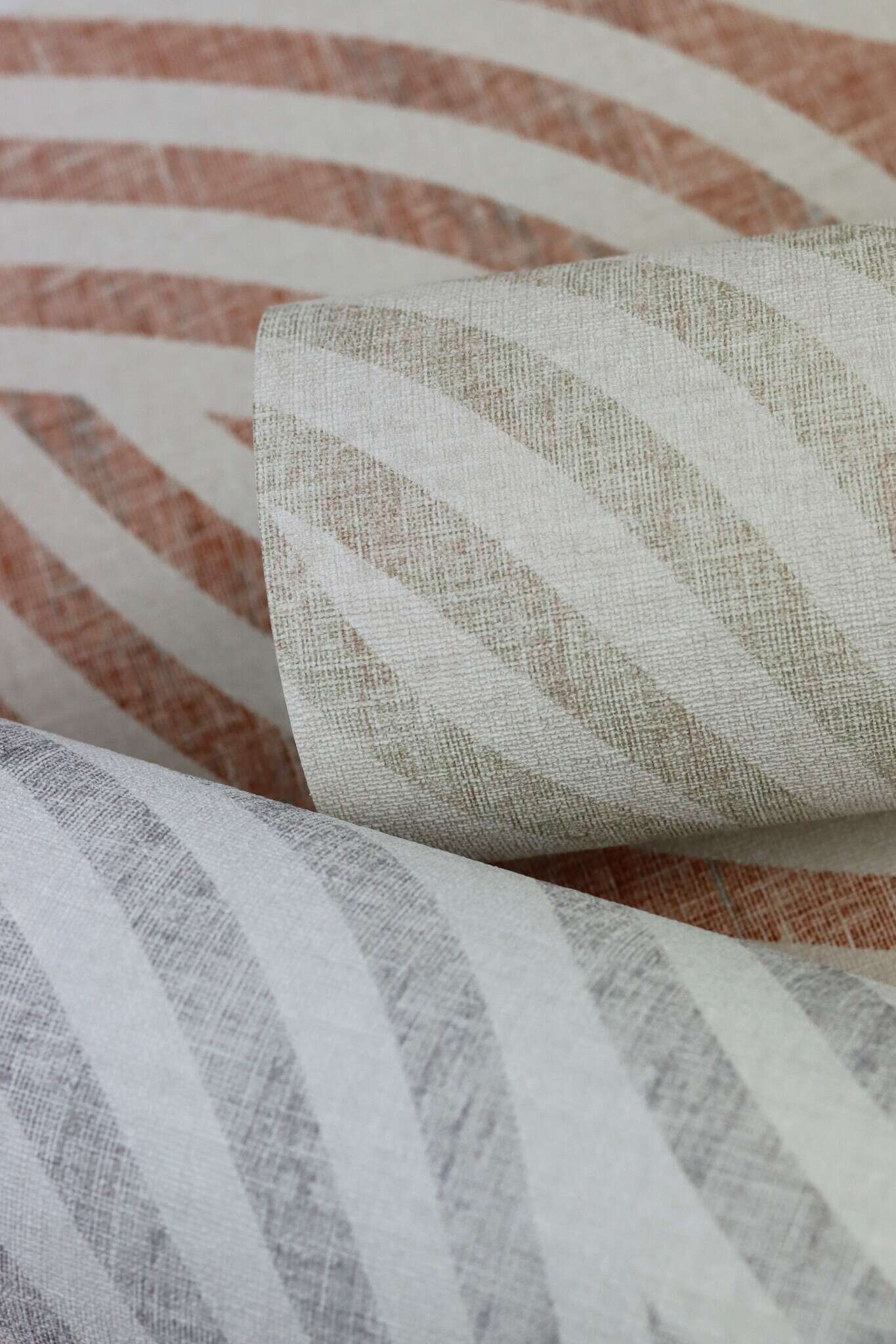 10-704549 Detailaufnahmen 2 Non-woven wallpaper in light red-terra Selection 704549