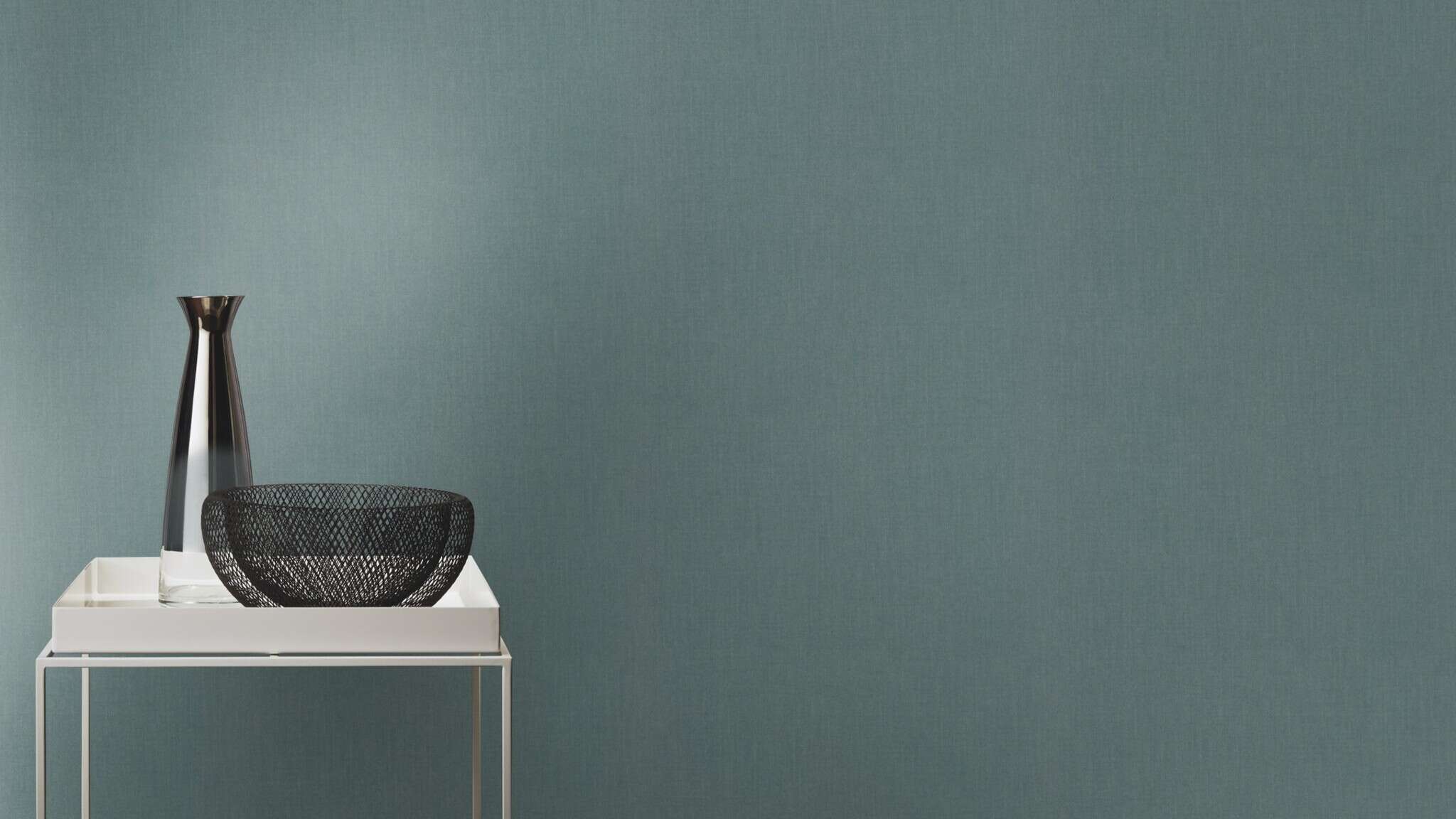 10-633184 Raumsituationen 2 Room with Single-colour wallpaper with a grainy textile texture