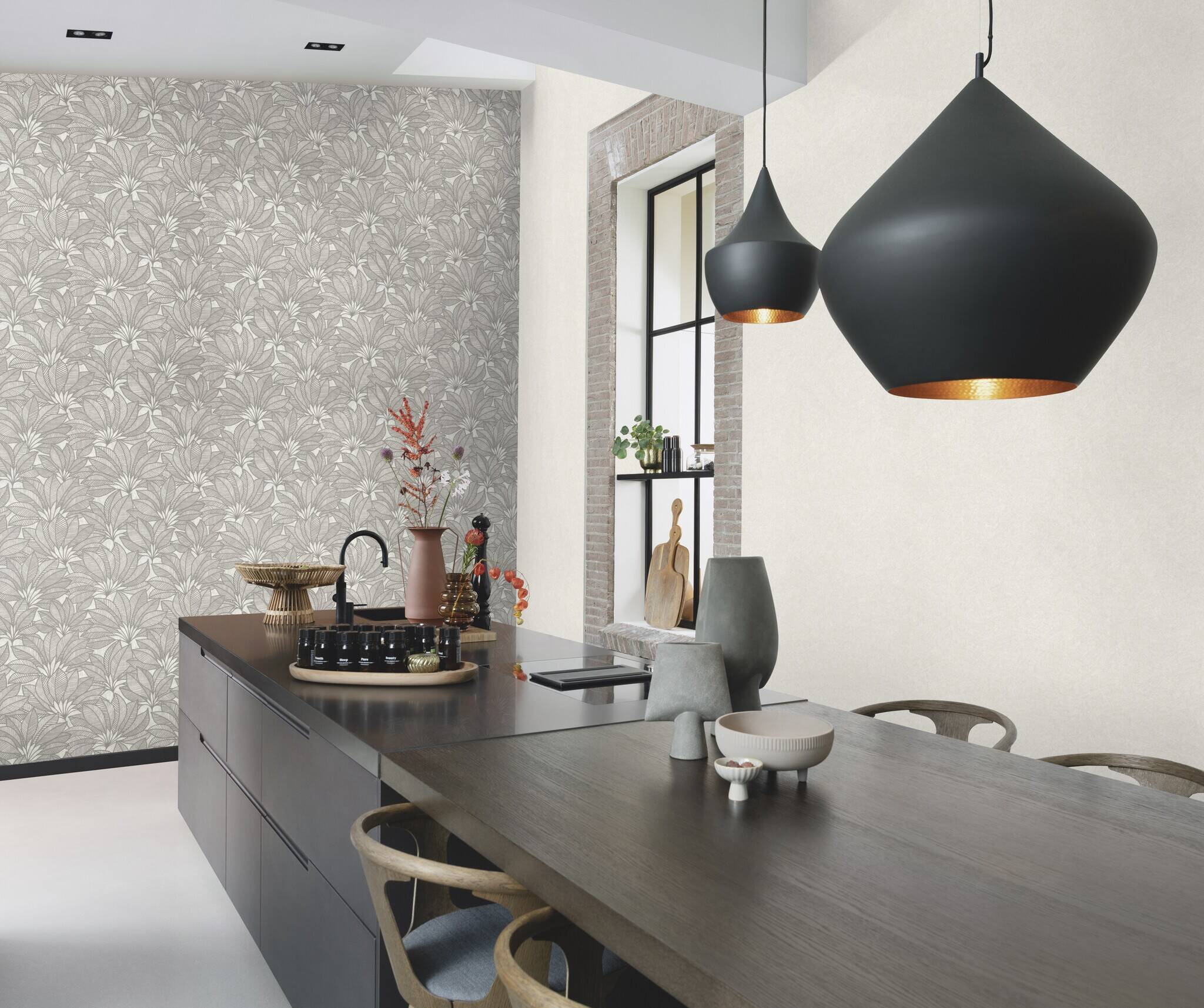 10-542646 Raumsituationen 1 Room with Sophisticatedly sketched, foamy leaf fans in grey on a concrete-coloured background