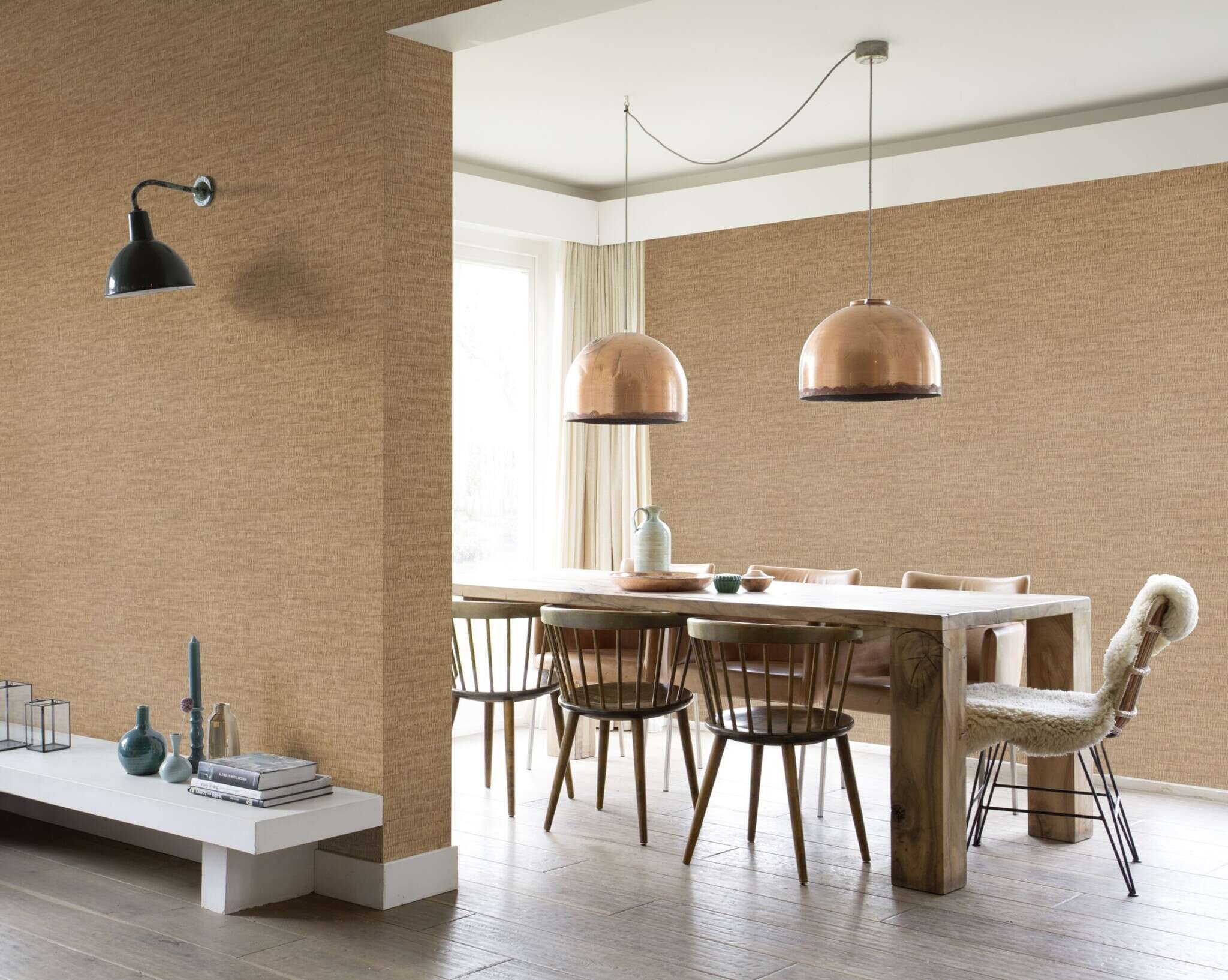 10-720648 Raumsituationen 1 Room with Wallpaper in a natural look with a fine vertical texture